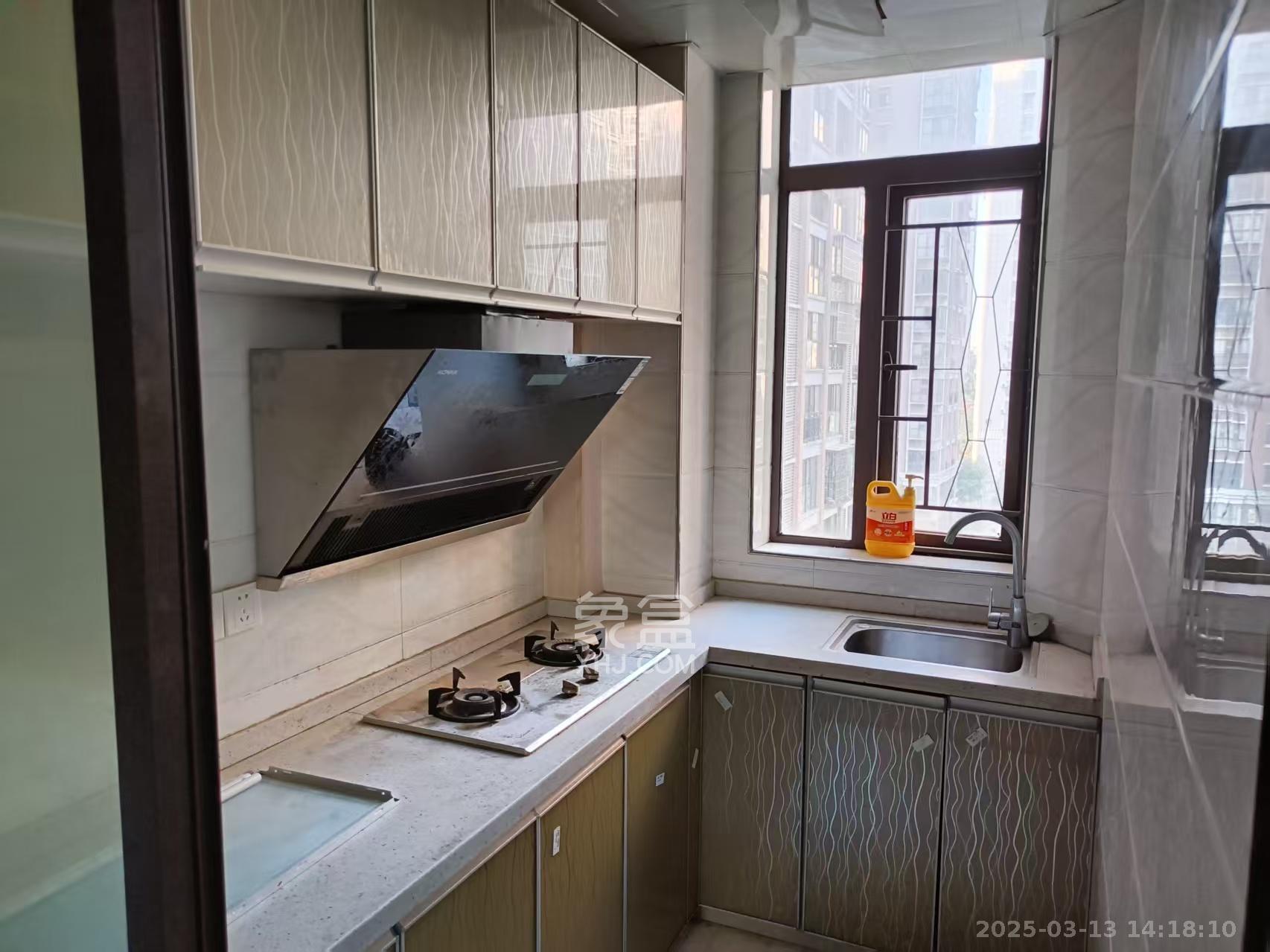 水岸世景 2室2厅1卫 1600.0元/月 水岸世景 2室2厅1卫 1600.0元/月室内图