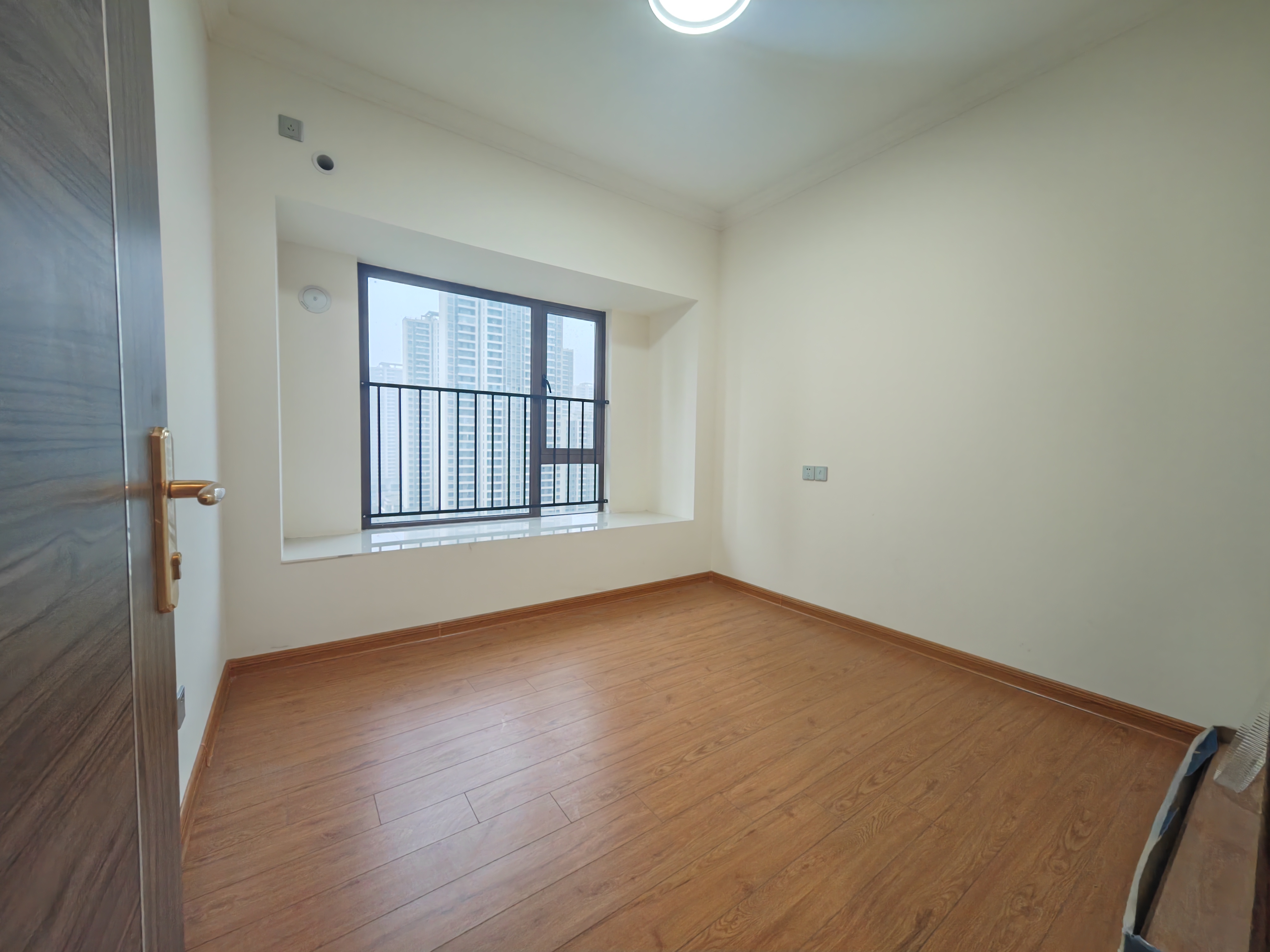 碧桂园酃湖世家 4室2厅2卫 1800.0元/月 碧桂园酃湖世家 4室2厅2卫 1800.0元/月室内图