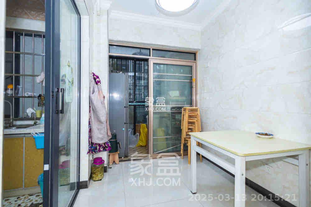蓝山郡  3室2厅2卫   2100.00元/月室内图