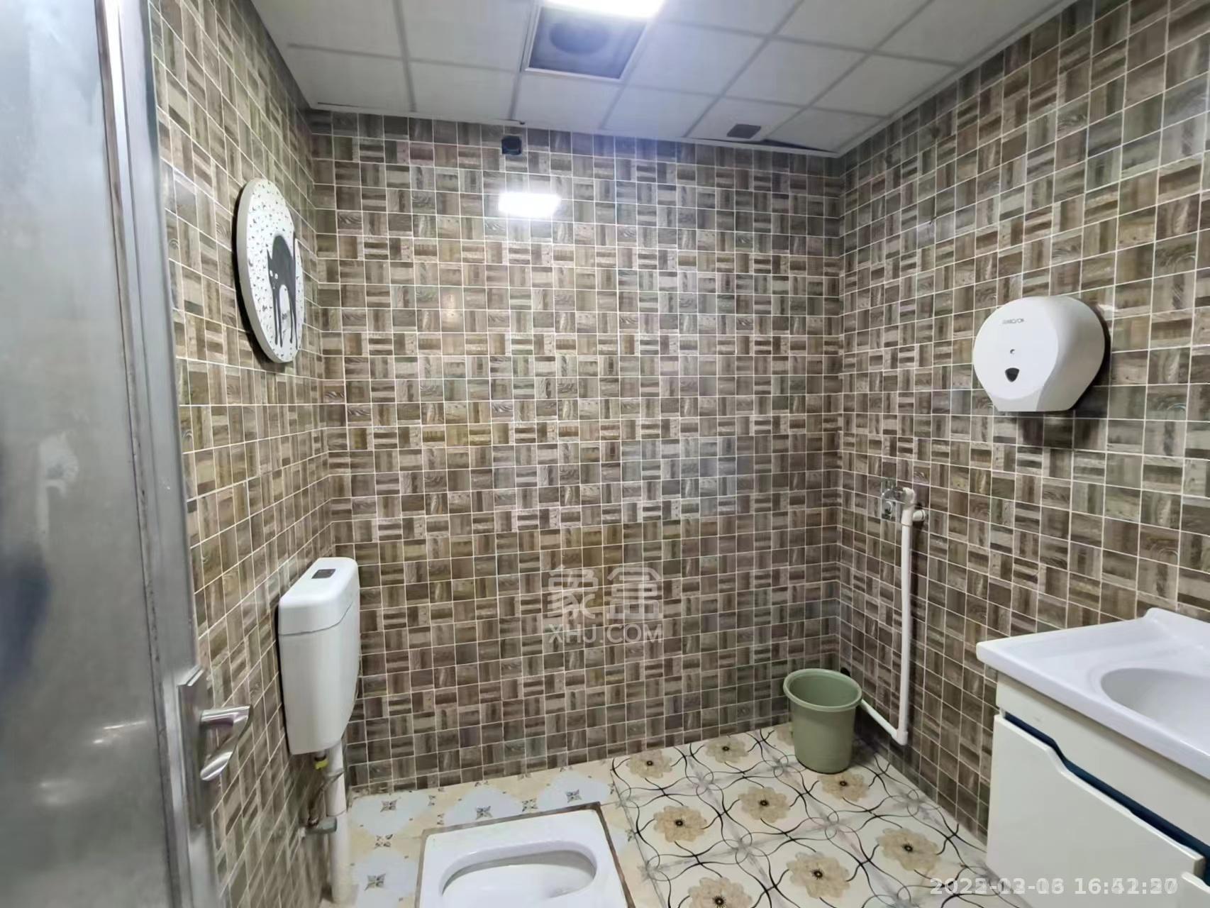 大汉希尔顿 3室2厅2卫 5600.0元/月 大汉希尔顿 3室2厅2卫 5600.0元/月室内图