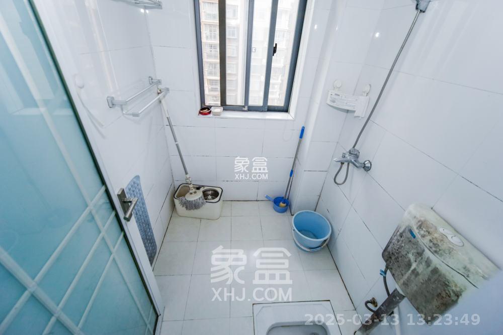 恒盛世家  3室2厅2卫   2100.00元/月室内图