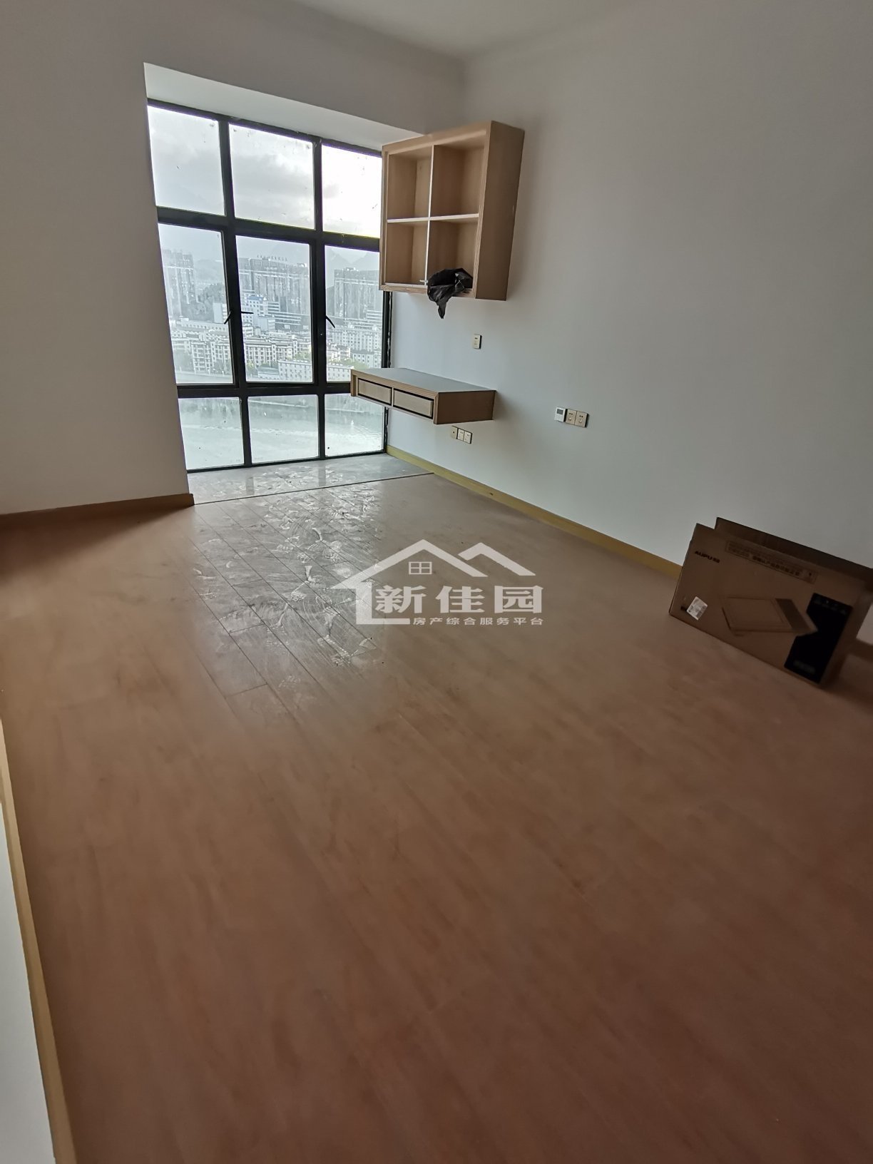 南门口安置小区一期 3室2厅2卫 85.0万 南门口安置小区一期 3室2厅2卫 85.0万客厅