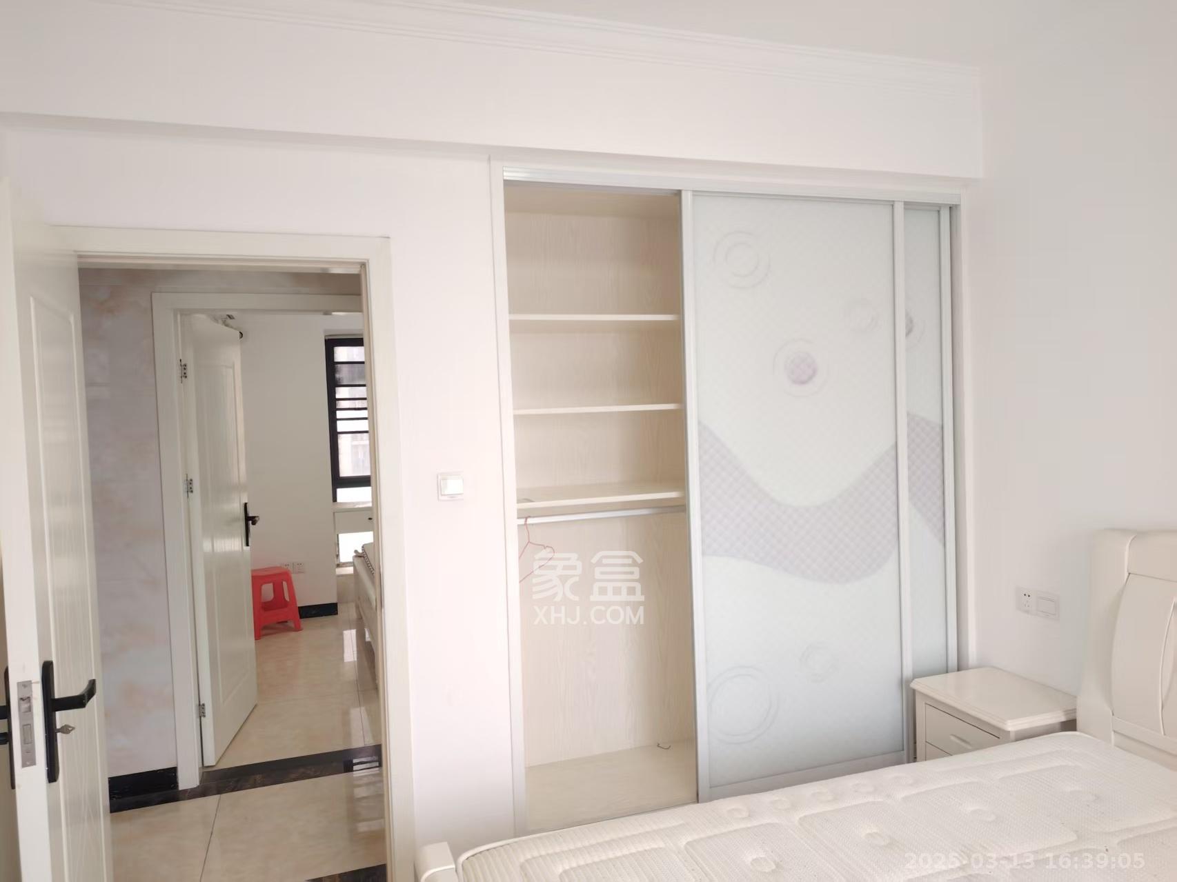 兰亭湾畔 3室2厅1卫 2500.0元/月 兰亭湾畔 3室2厅1卫 2500.0元/月室内图