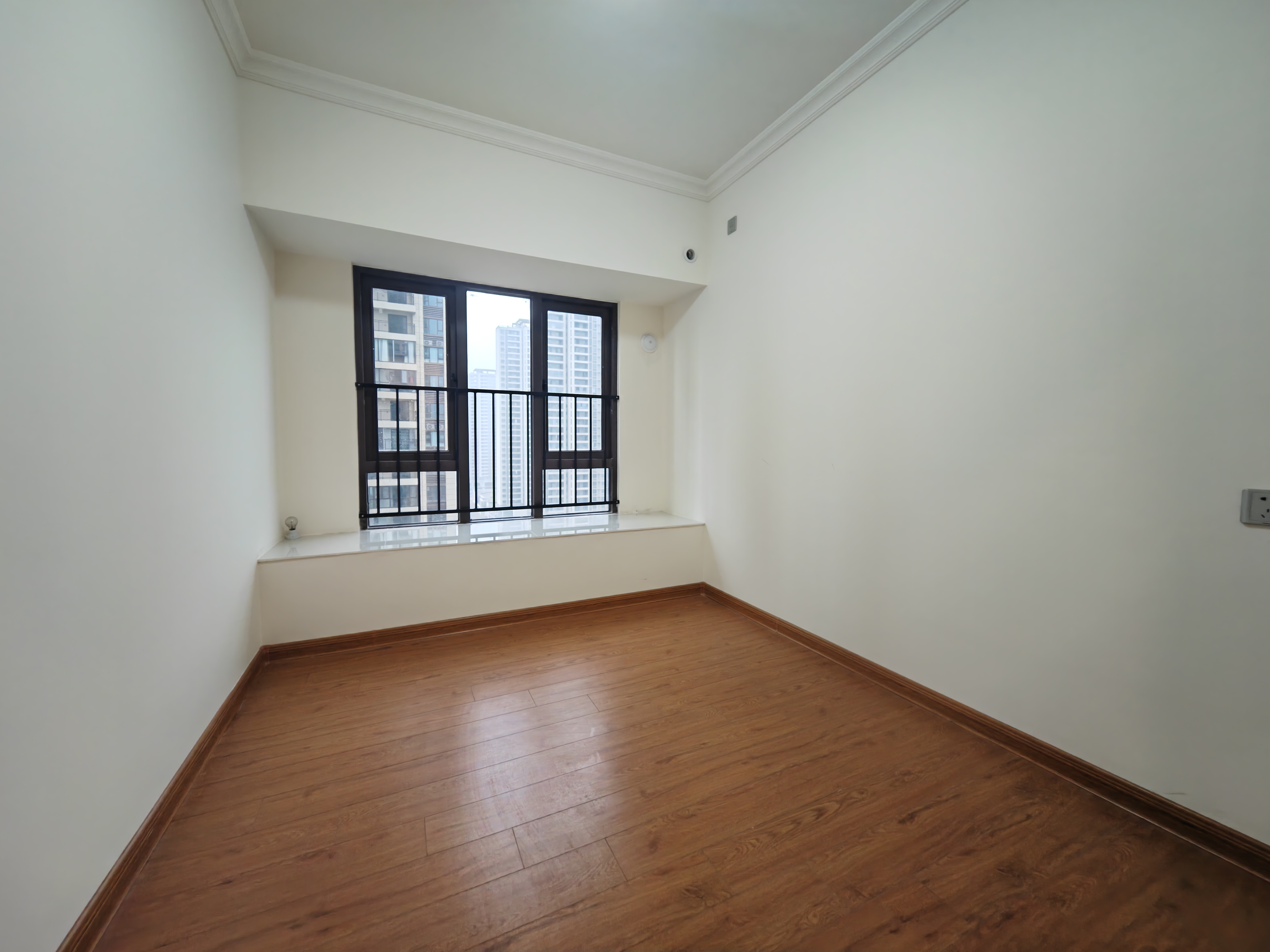 碧桂园酃湖世家 4室2厅2卫 1800.0元/月 碧桂园酃湖世家 4室2厅2卫 1800.0元/月室内图