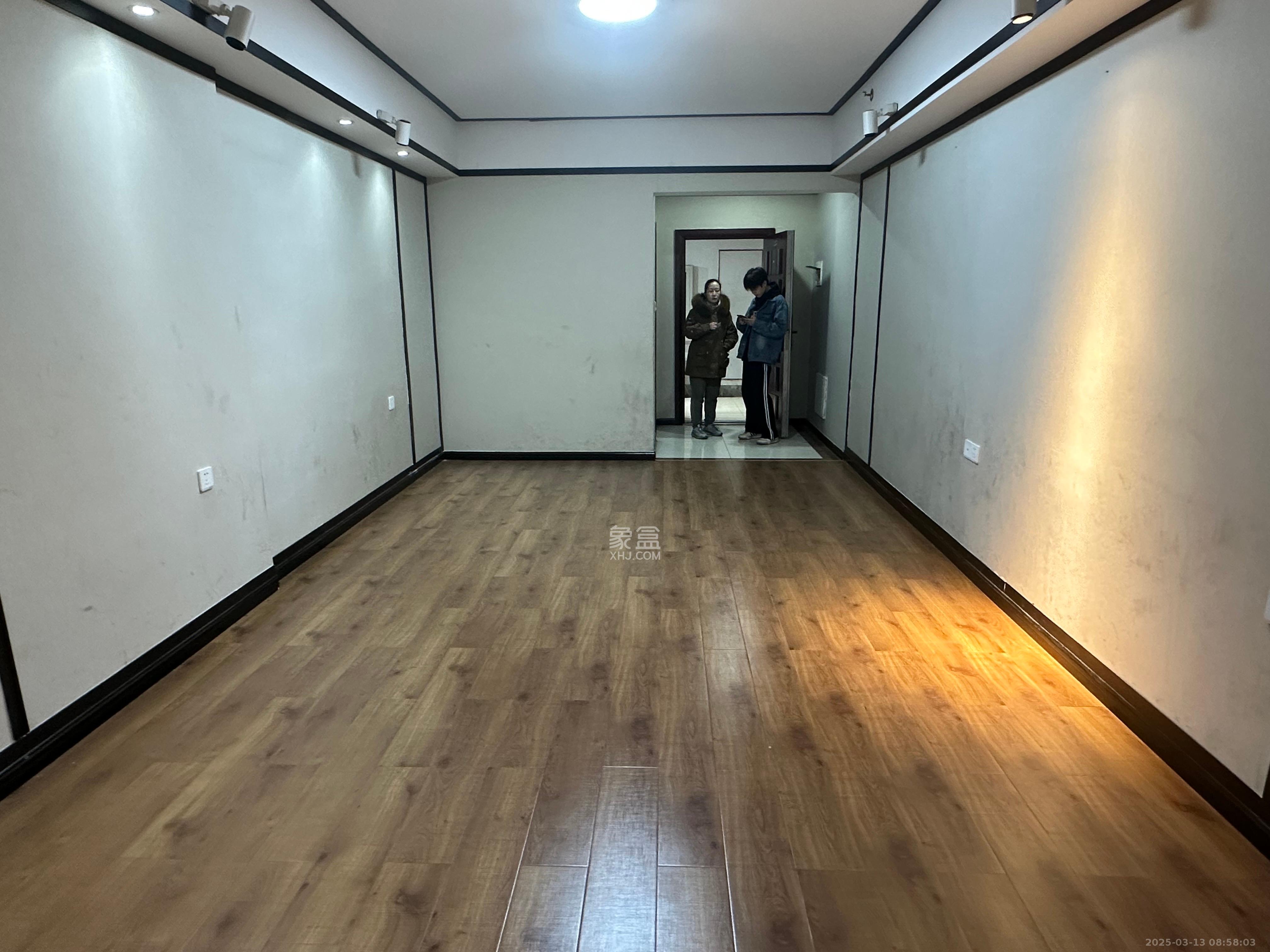 东塘瑞府  1室1厅1卫   1800.00元/月室内图