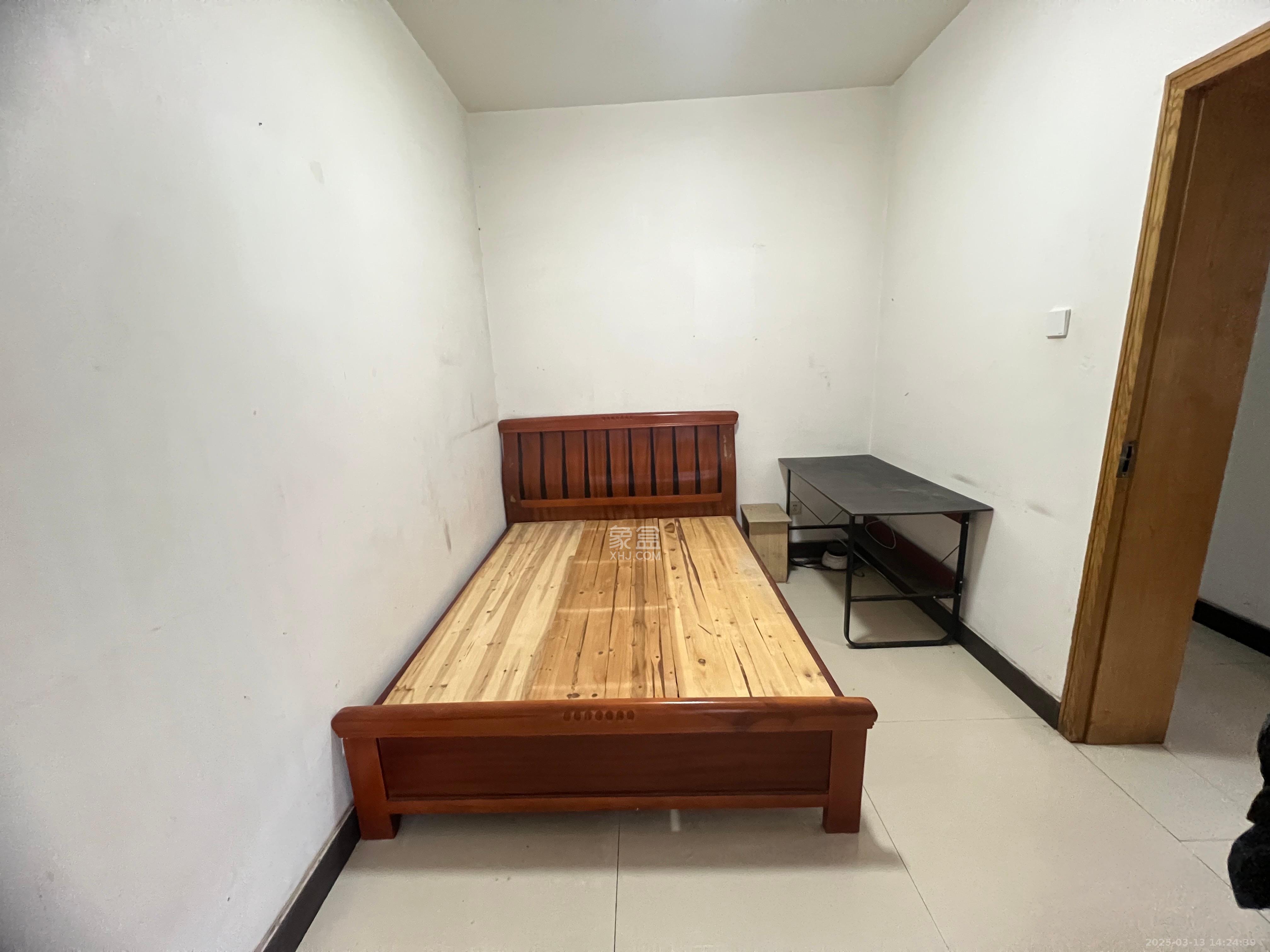 紫薇鑫园 4室2厅2卫 2600.0元/月 紫薇鑫园 4室2厅2卫 2600.0元/月室内图