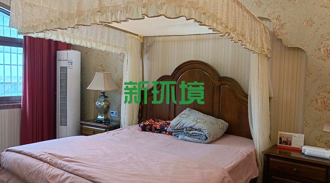 广和金华苑  4室2厅2卫   70.00万客厅