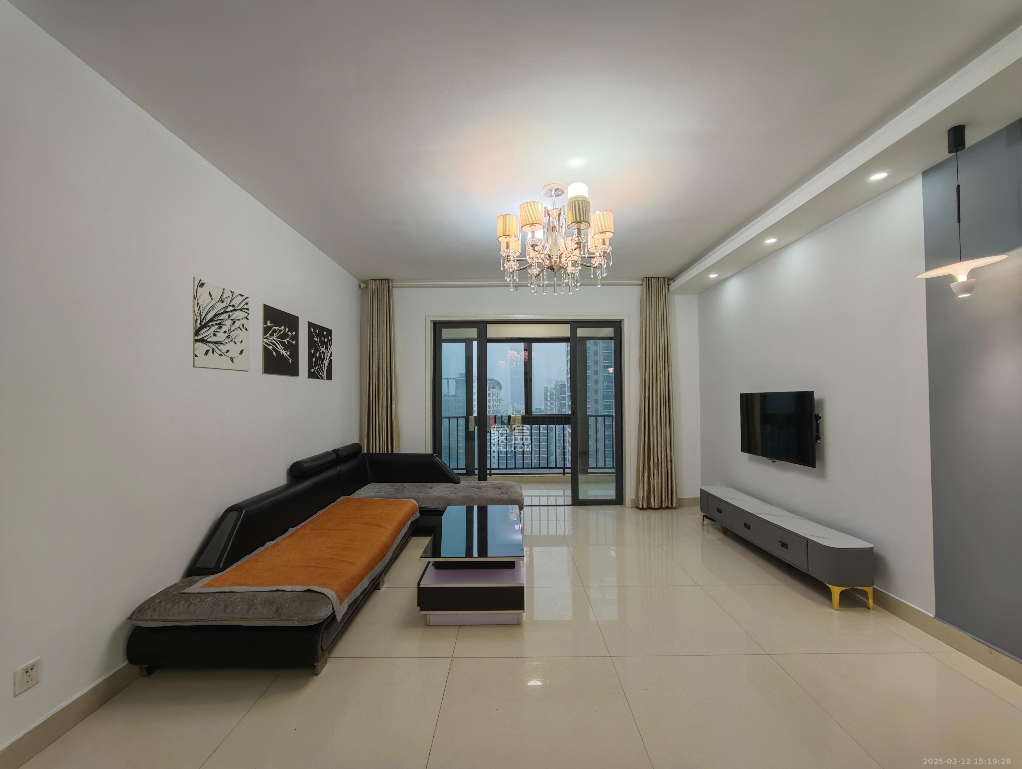 天健壹平方英里(天健芙蓉盛世二期) 4室2厅2卫 4300.0元/月 天健壹平方英里(天健芙蓉盛世二期) 4室2厅2卫 4300.0元/月室内图