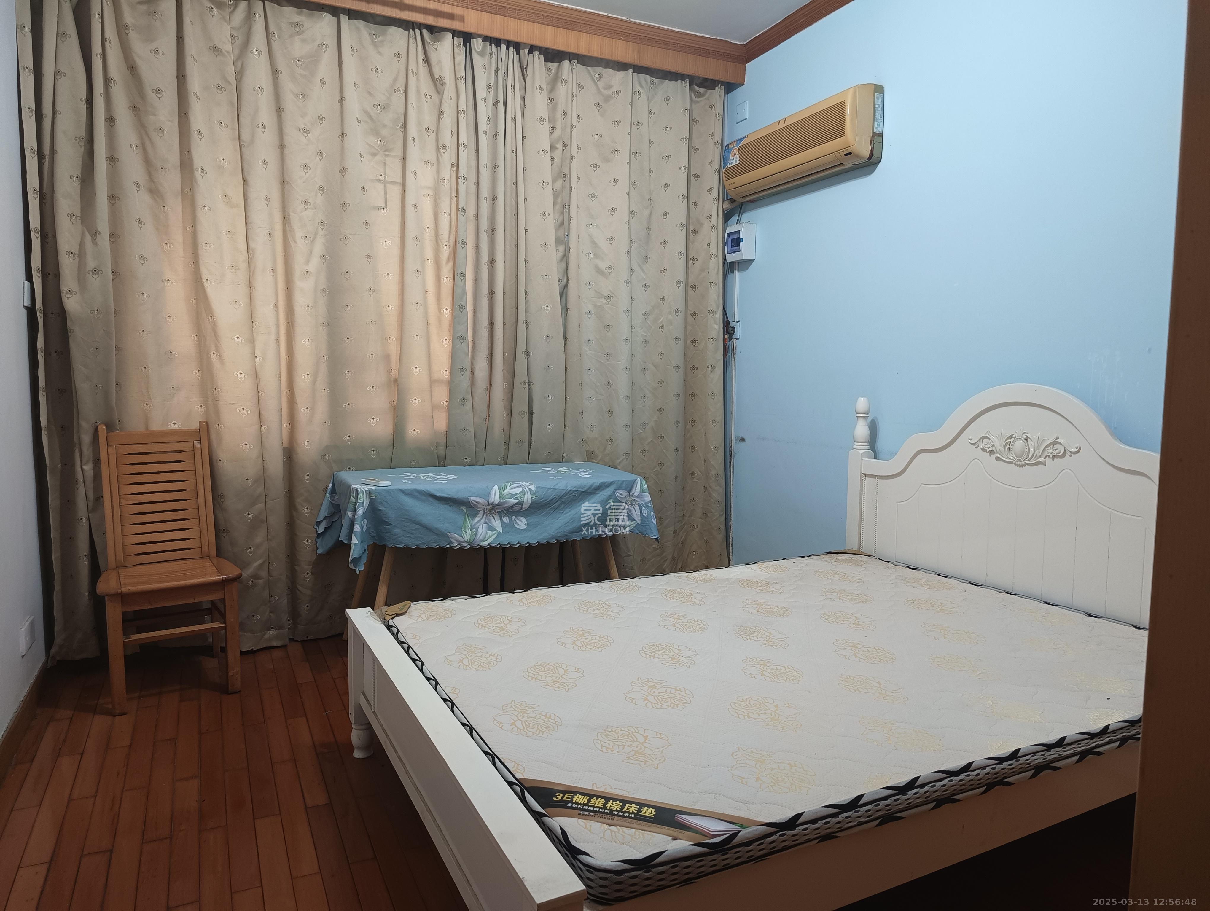 湖南省军区机关医院宿舍 4室2厅1卫 3800.0元/月 湖南省军区机关医院宿舍 4室2厅1卫 3800.0元/月室内图