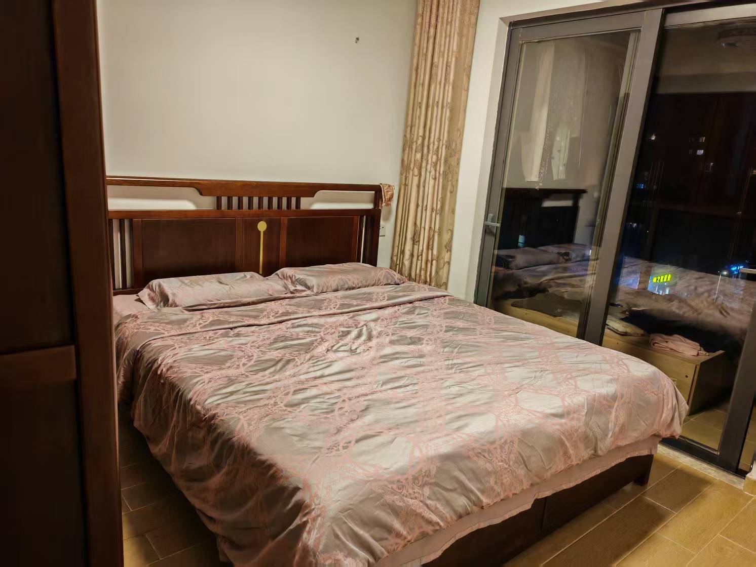 海南金地自在城  1室2厅1卫    70.0万 海南金地自在城  1室2厅1卫    70.0万客厅