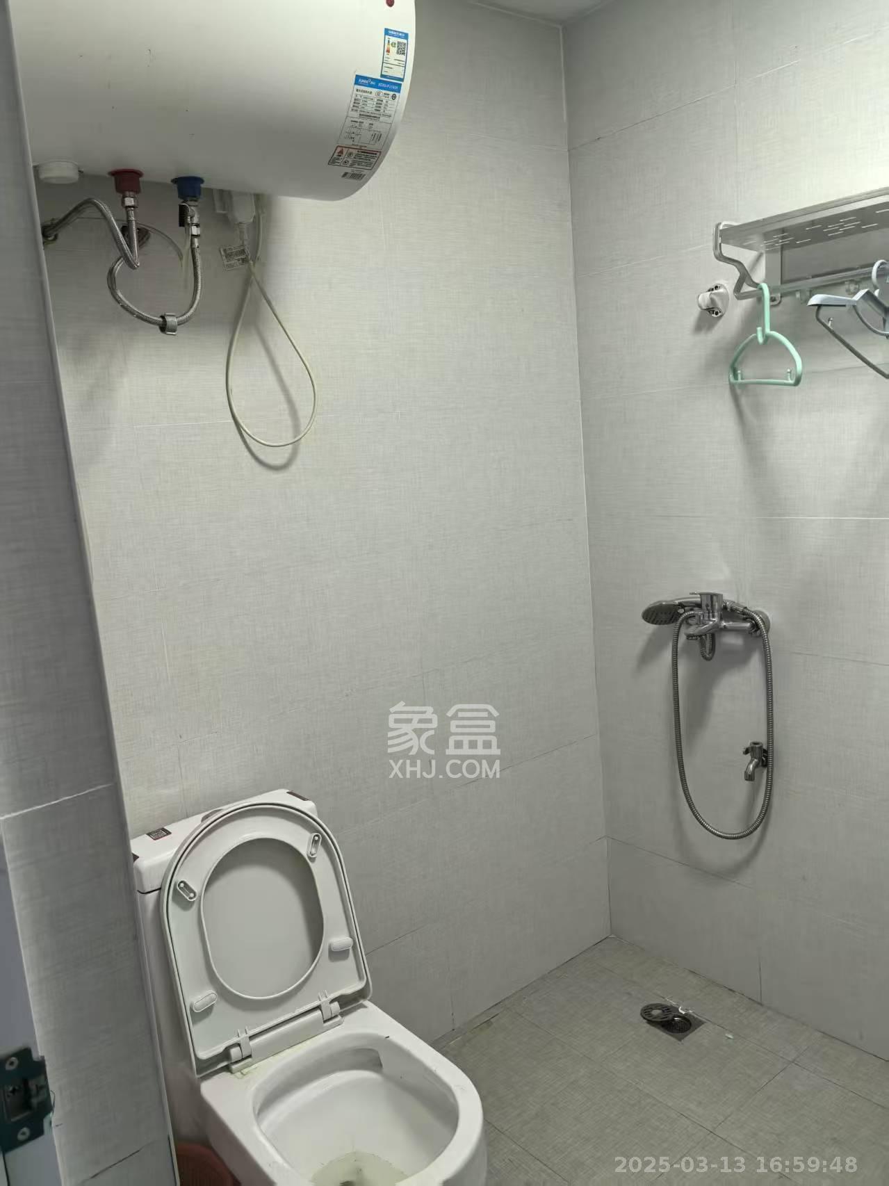 湘潭中心 1室1厅1卫 1100.0元/月 湘潭中心 1室1厅1卫 1100.0元/月室内图