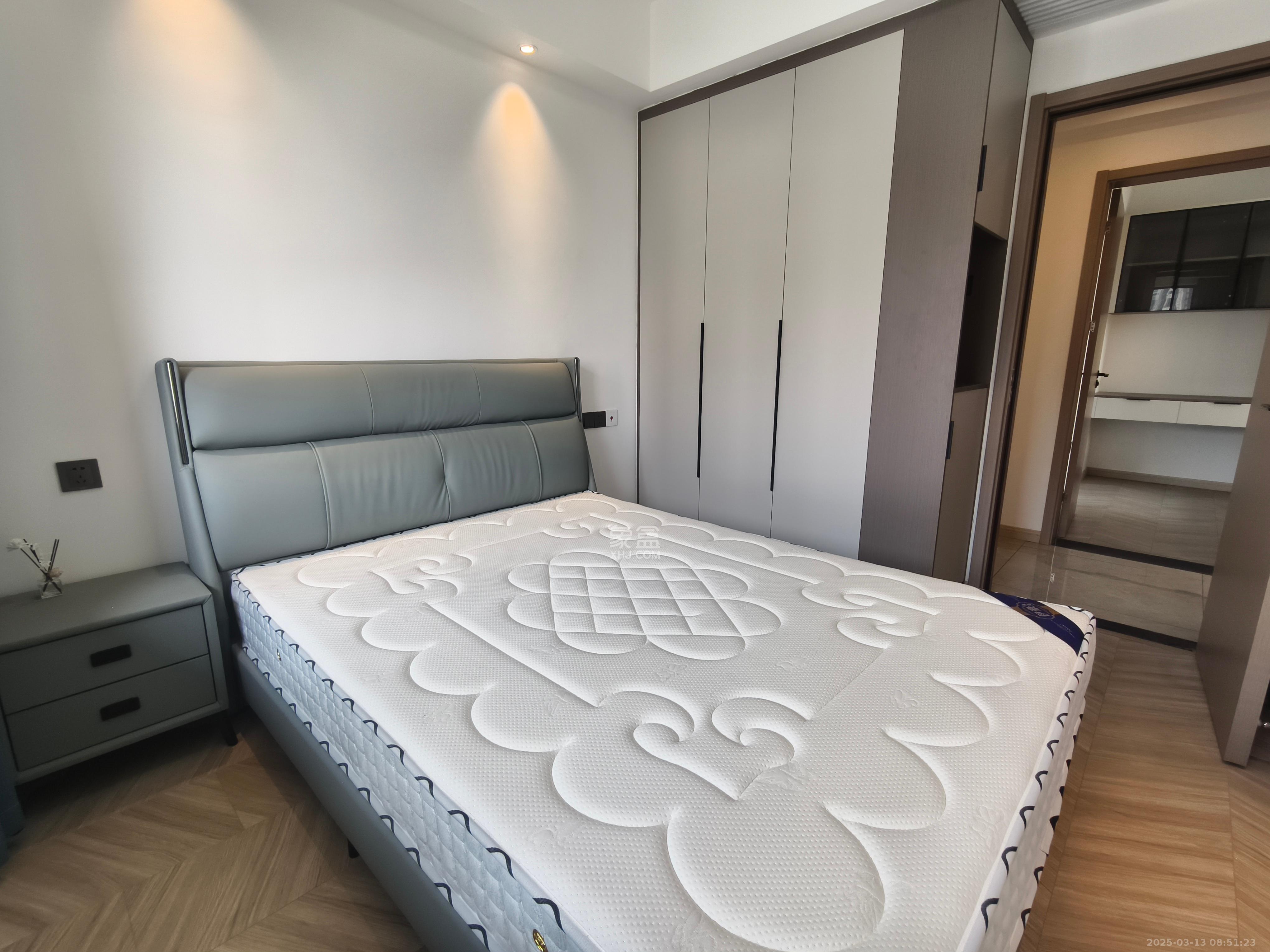 臻园  3室2厅2卫    3500.0元/月 臻园  3室2厅2卫    3500.0元/月室内图