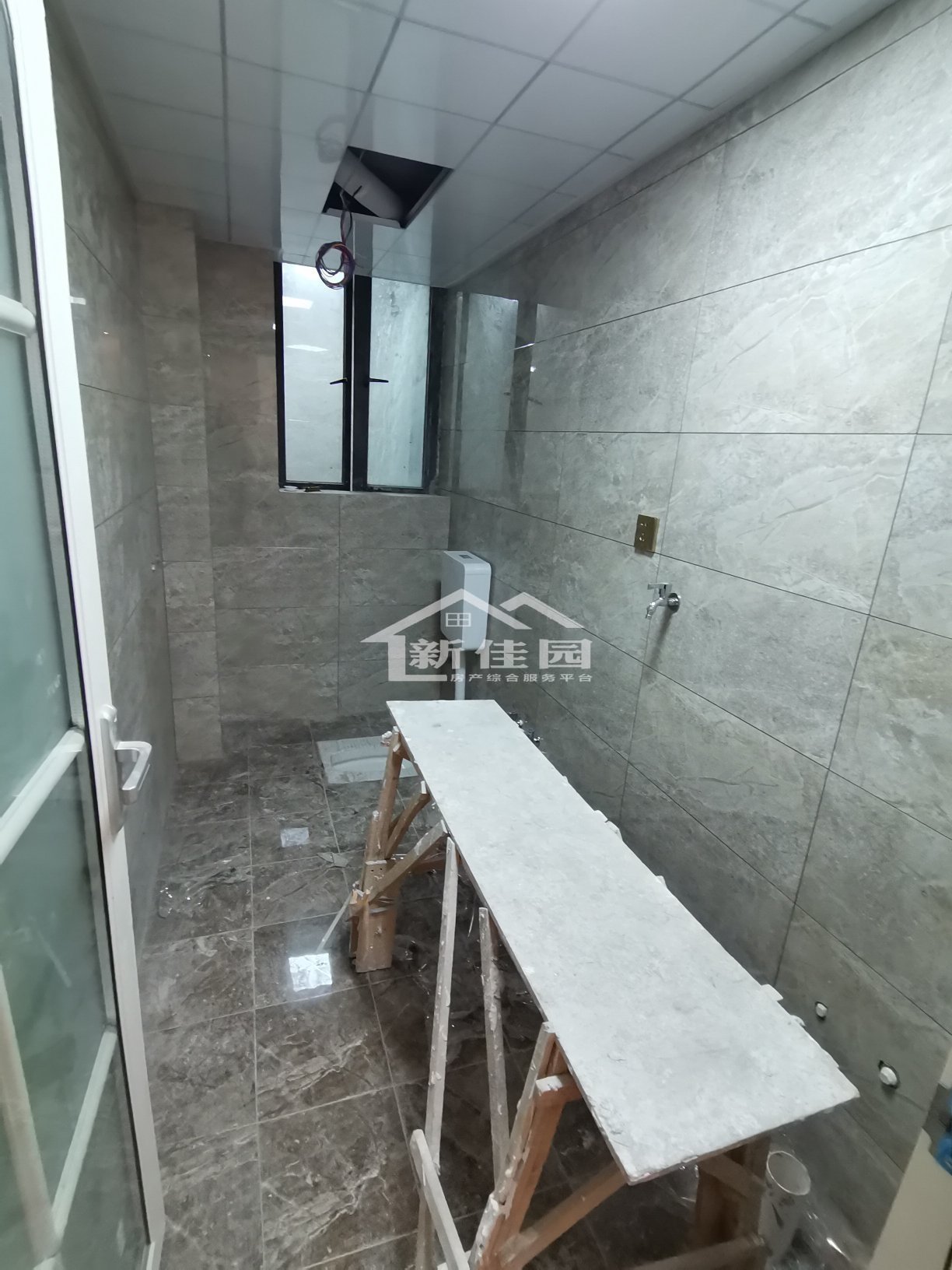 南门口安置小区一期 3室2厅2卫 85.0万 南门口安置小区一期 3室2厅2卫 85.0万客厅