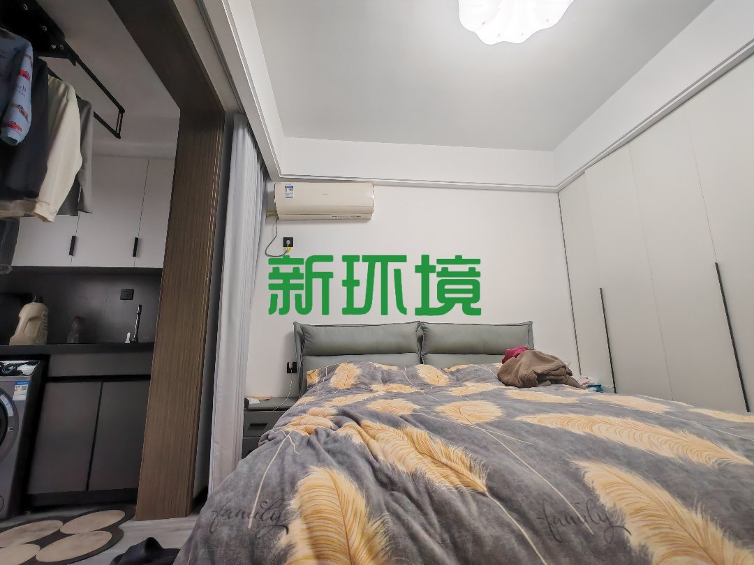 西溪美景  4室2厅2卫   86.00万客厅