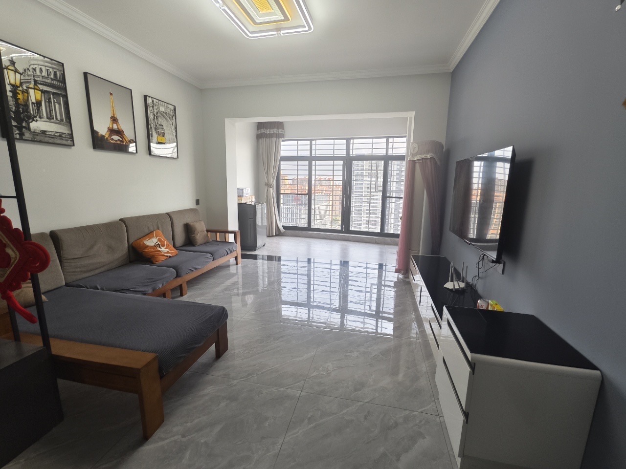 消防总队琼山住宅小区 4室2厅2卫 178.0万 消防总队琼山住宅小区 4室2厅2卫 178.0万客厅