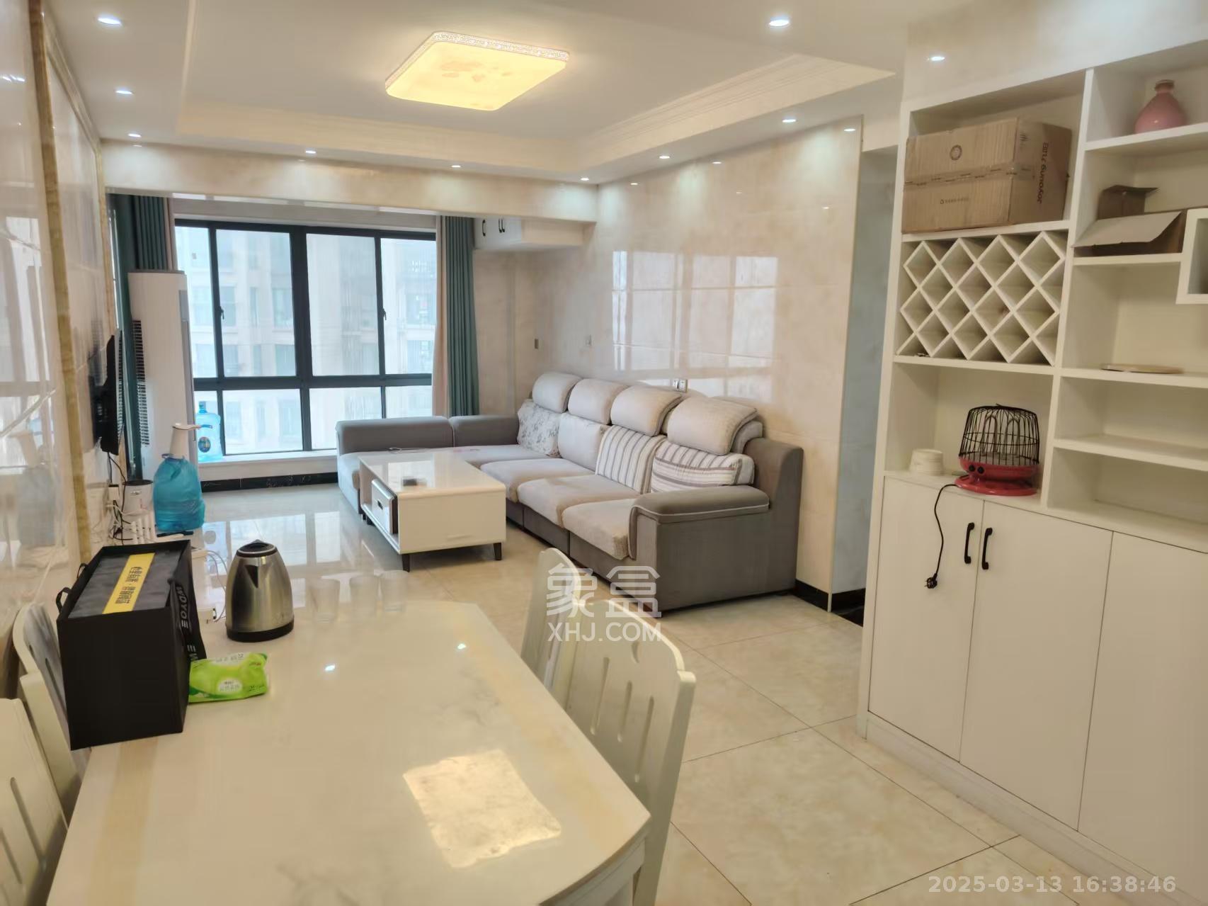 兰亭湾畔 3室2厅1卫 2500.0元/月 兰亭湾畔 3室2厅1卫 2500.0元/月室内图