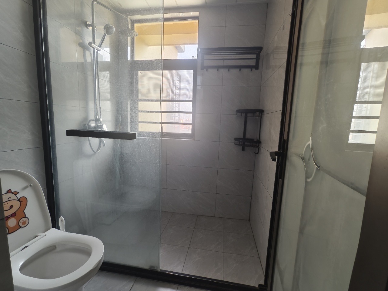 消防总队琼山住宅小区 4室2厅2卫 178.0万 消防总队琼山住宅小区 4室2厅2卫 178.0万客厅