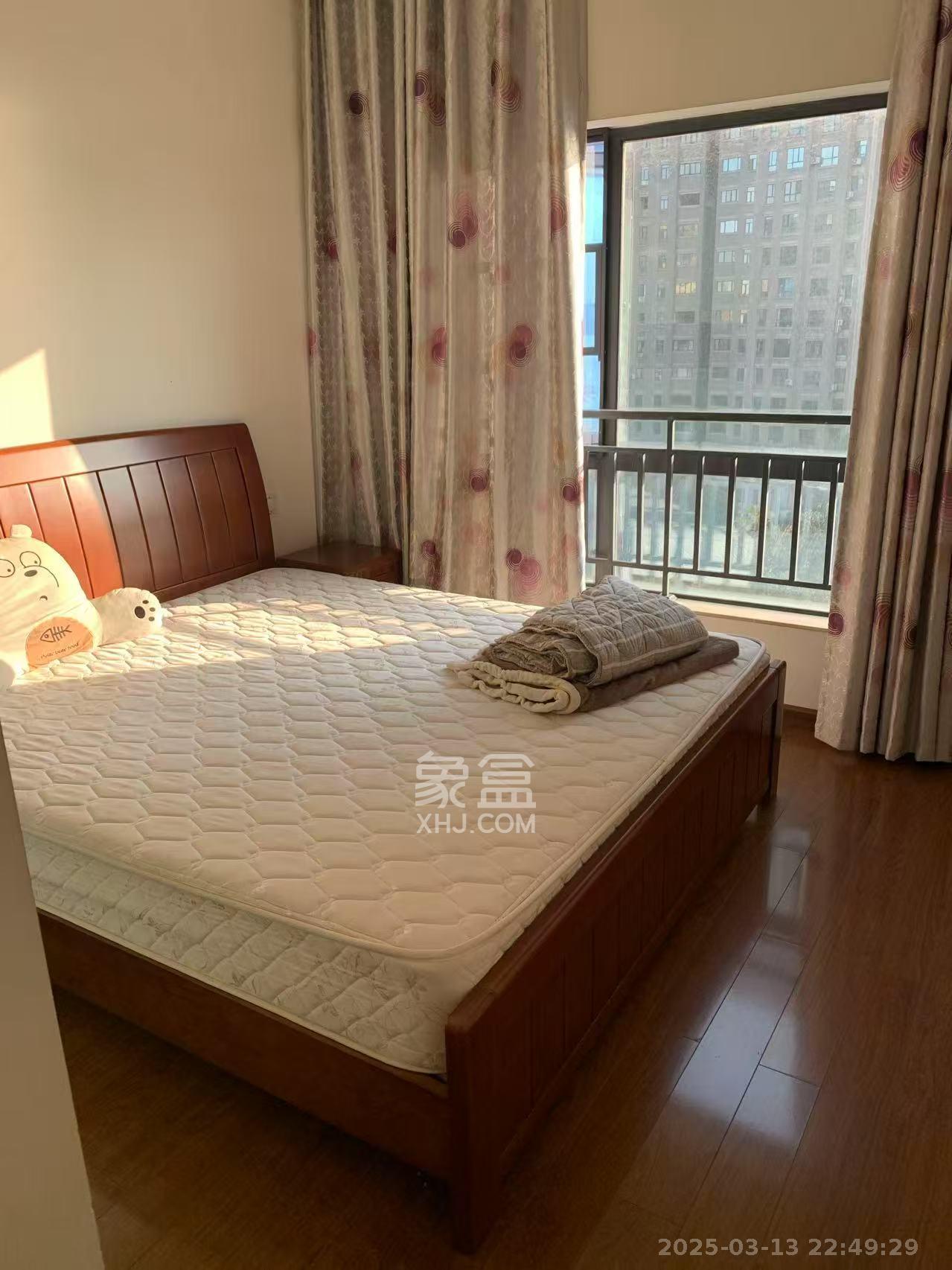 双湾国际（湘江御景花园）  2室2厅1卫   1900.00元/月室内图