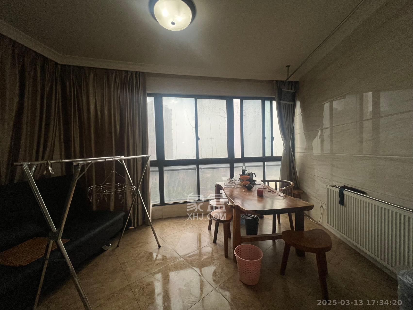 藏珑湖上国际花园 4室2厅2卫 6500.0元/月 藏珑湖上国际花园 4室2厅2卫 6500.0元/月室内图