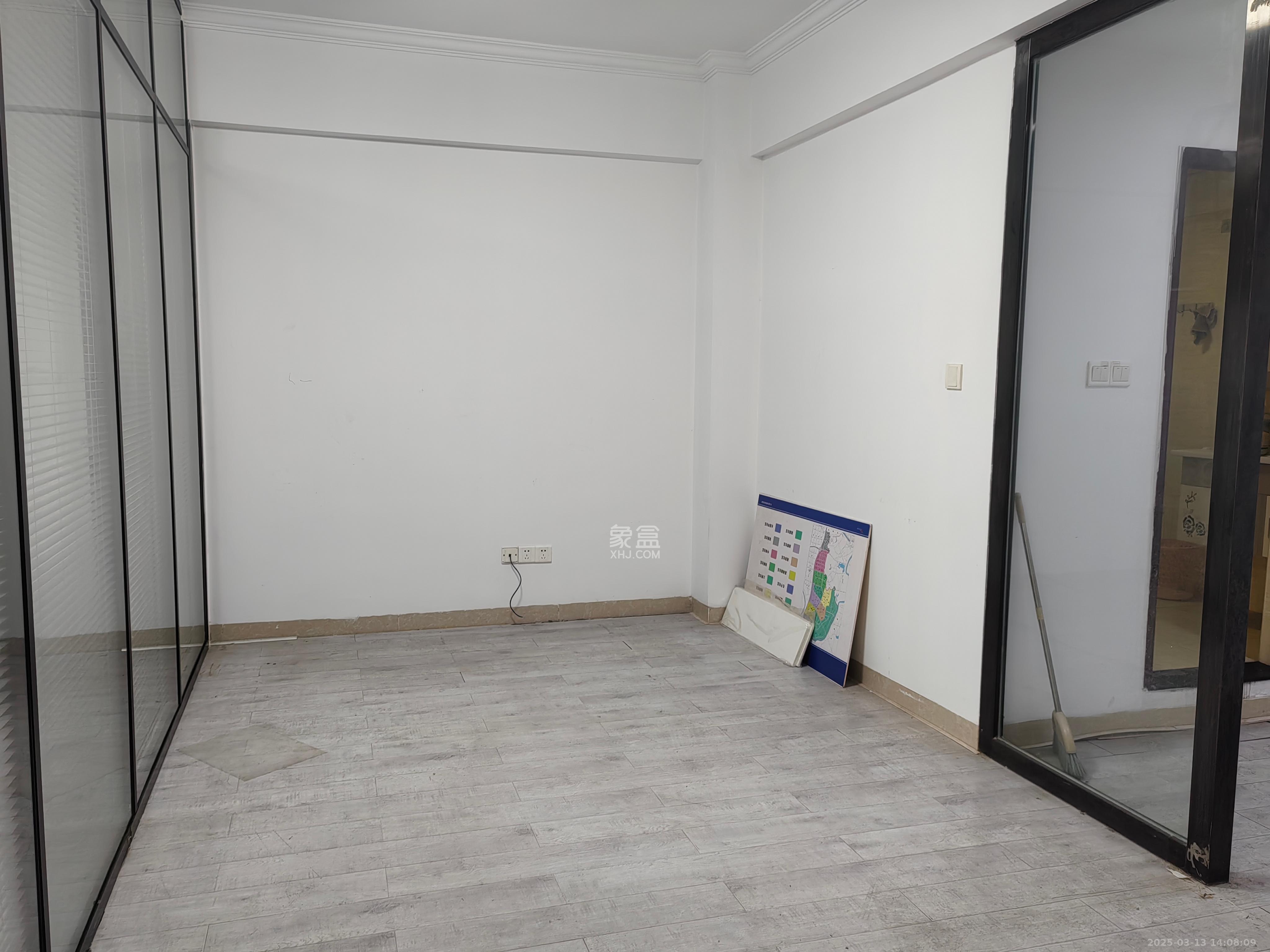 星大峰汇商务楼 1室1厅1卫 2980.0元/月 星大峰汇商务楼 1室1厅1卫 2980.0元/月室内图