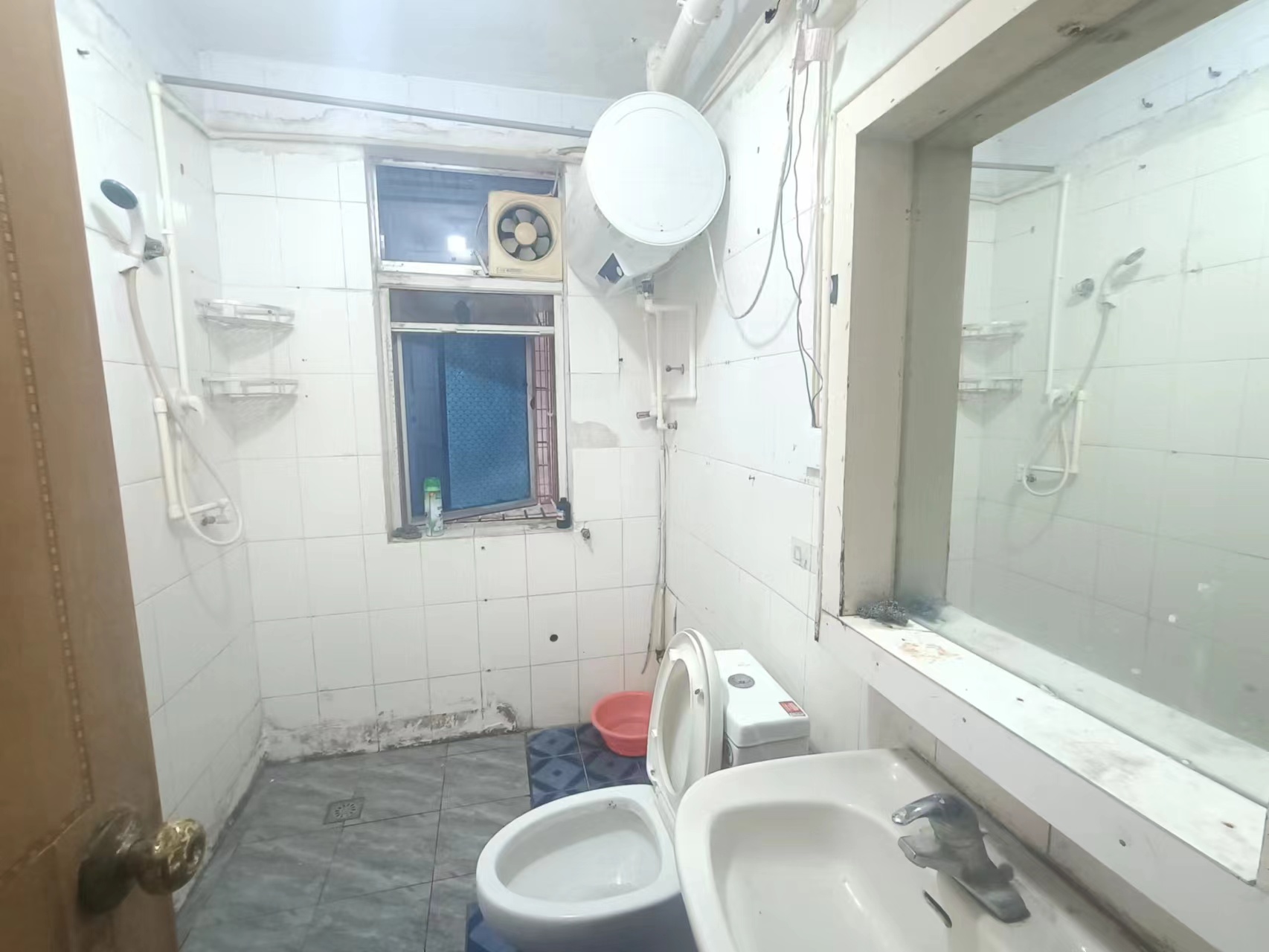 富成大厦 2室1厅1卫 2400.0元/月 富成大厦 2室1厅1卫 2400.0元/月室内图