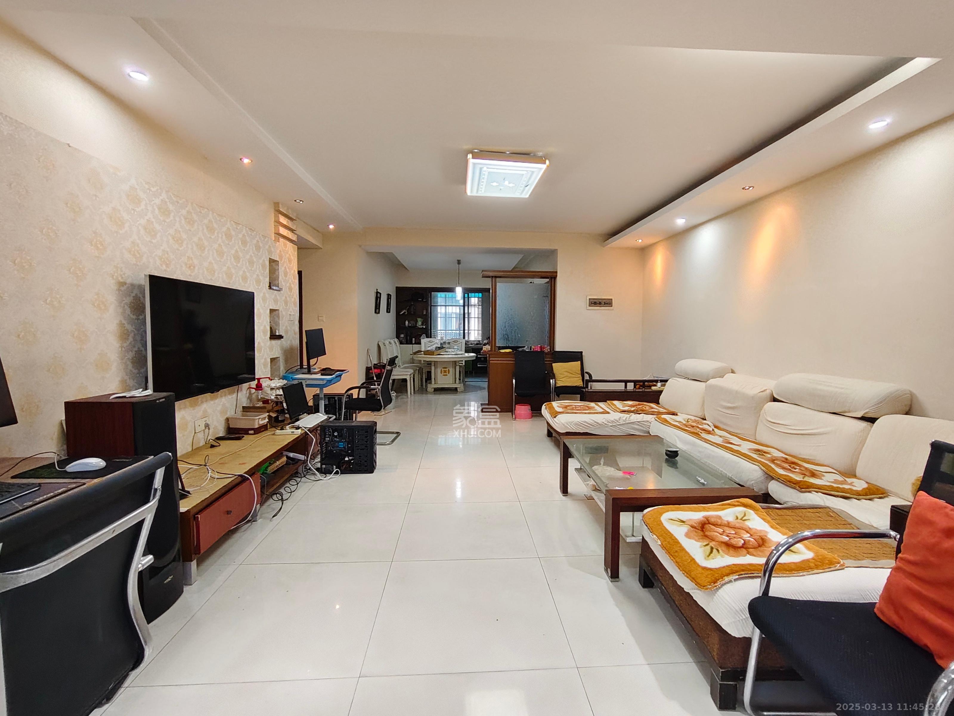 中星苑 4室2厅2卫 3200.0元/月 中星苑 4室2厅2卫 3200.0元/月室内图