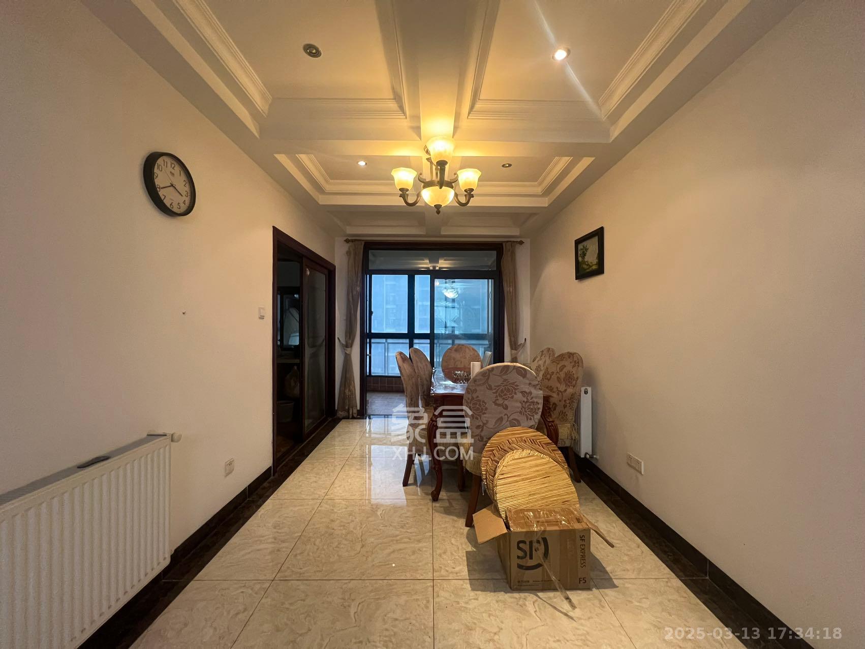 藏珑湖上国际花园 4室2厅2卫 6500.0元/月 藏珑湖上国际花园 4室2厅2卫 6500.0元/月室内图