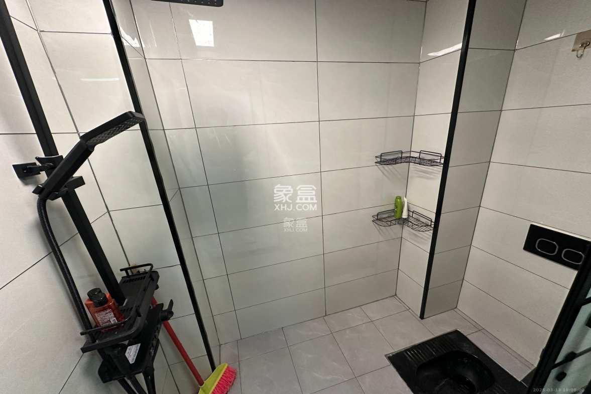 滨江一号(丰泰花园)  1室1厅1卫    1800.0元/月 滨江一号(丰泰花园)  1室1厅1卫    1800.0元/月室内图