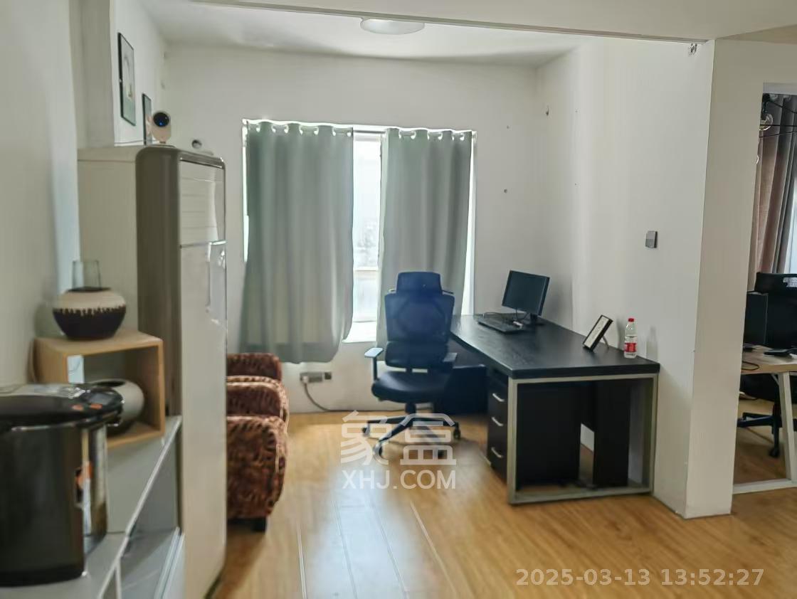 通华天都  1室1厅1卫    2100.0元/月室内图