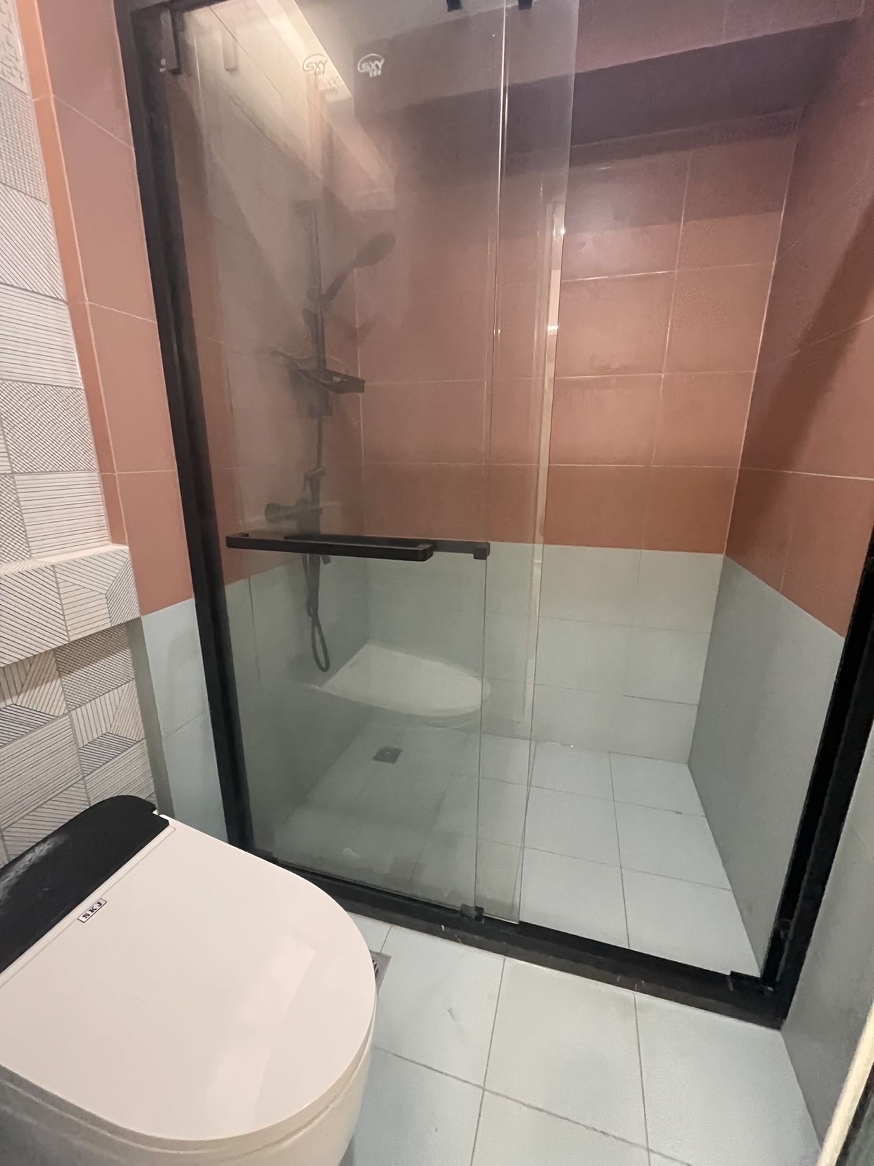 华贸大厦(华贸花苑) 2室2厅1卫 70.0万 华贸大厦(华贸花苑) 2室2厅1卫 70.0万客厅