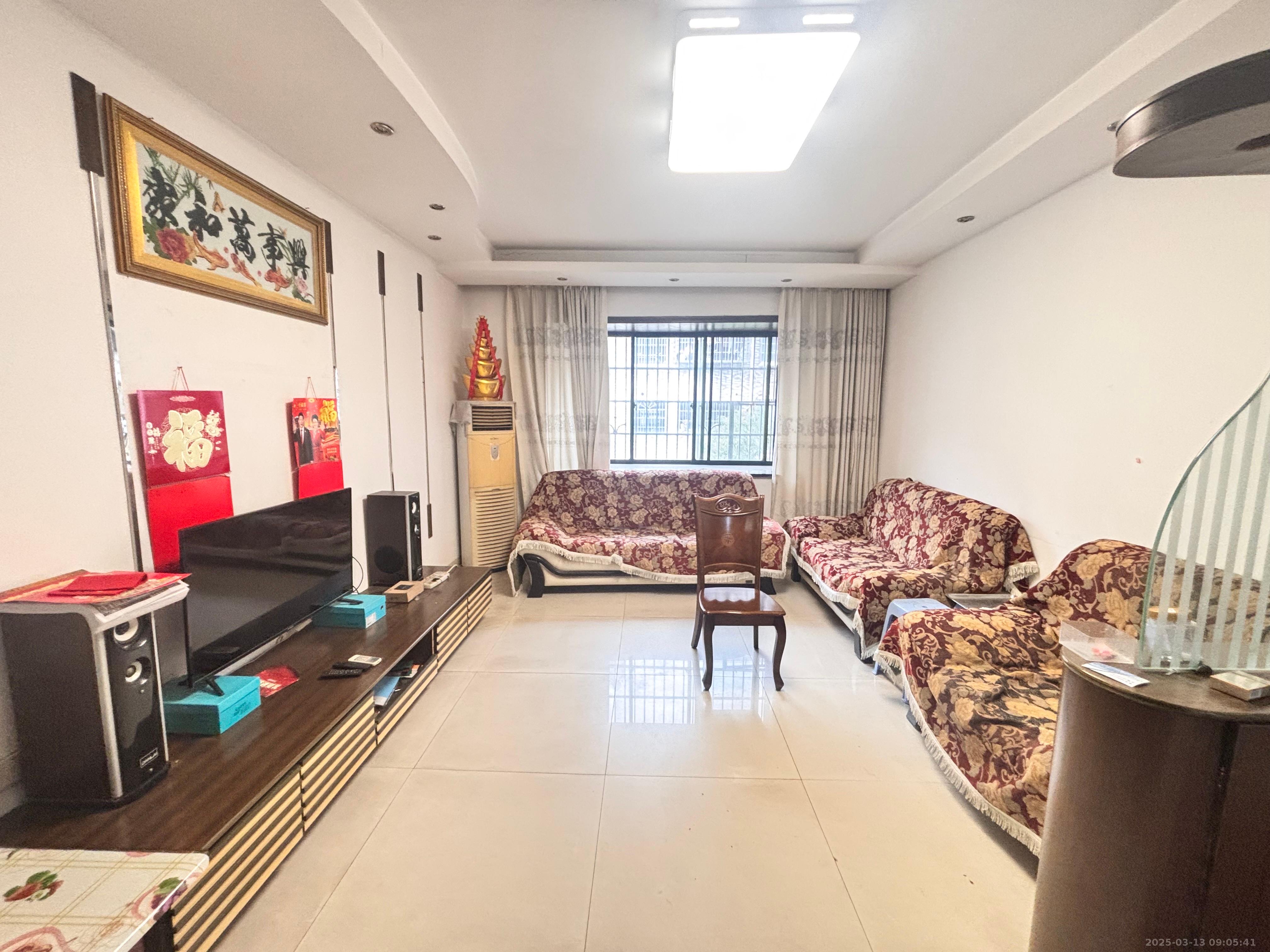 顺鑫佳园  3室2厅1卫    1000.0元/月 顺鑫佳园  3室2厅1卫    1000.0元/月