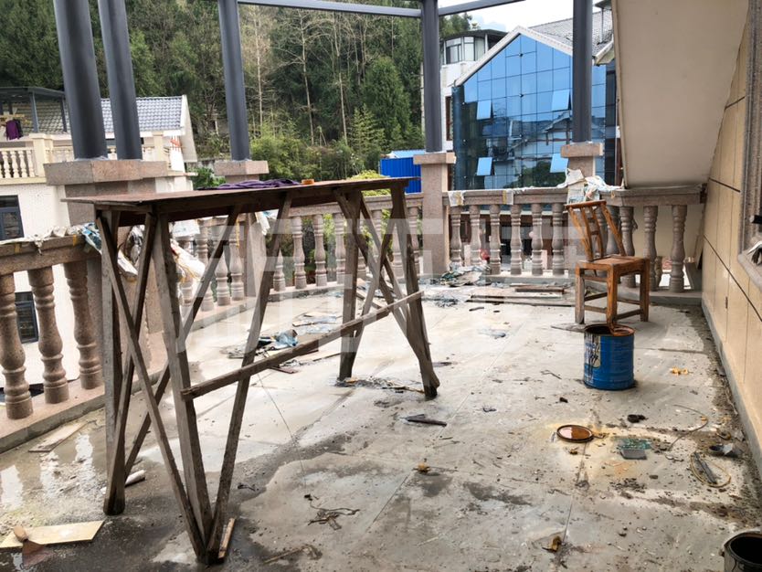 半山丽墅  1室0厅0卫   240.00万客厅
