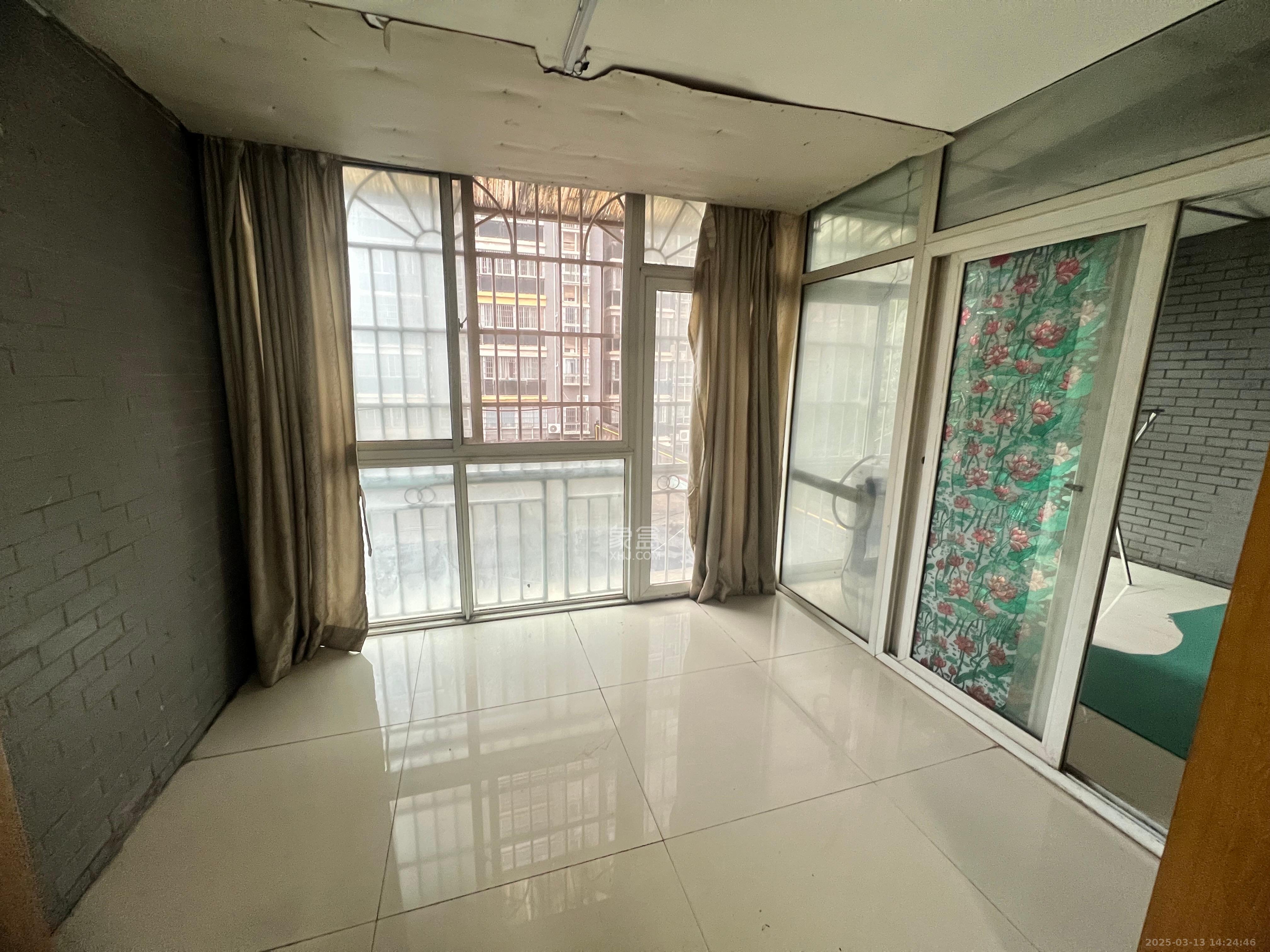 紫薇鑫园 4室2厅2卫 2600.0元/月 紫薇鑫园 4室2厅2卫 2600.0元/月室内图