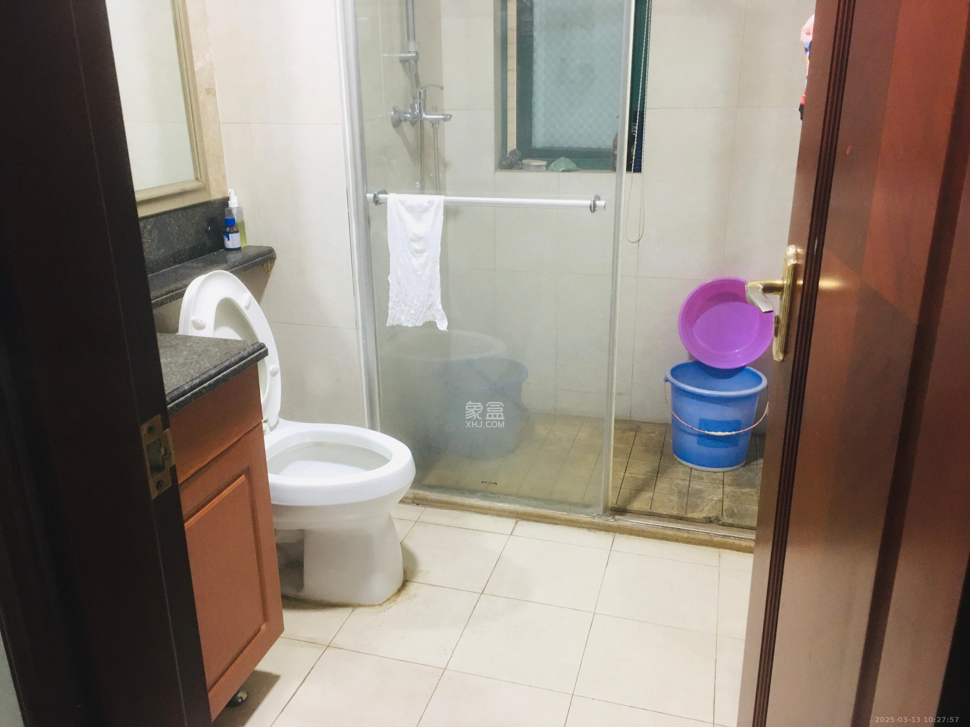 恒大名都  4室2厅1卫   3200.00元/月室内图