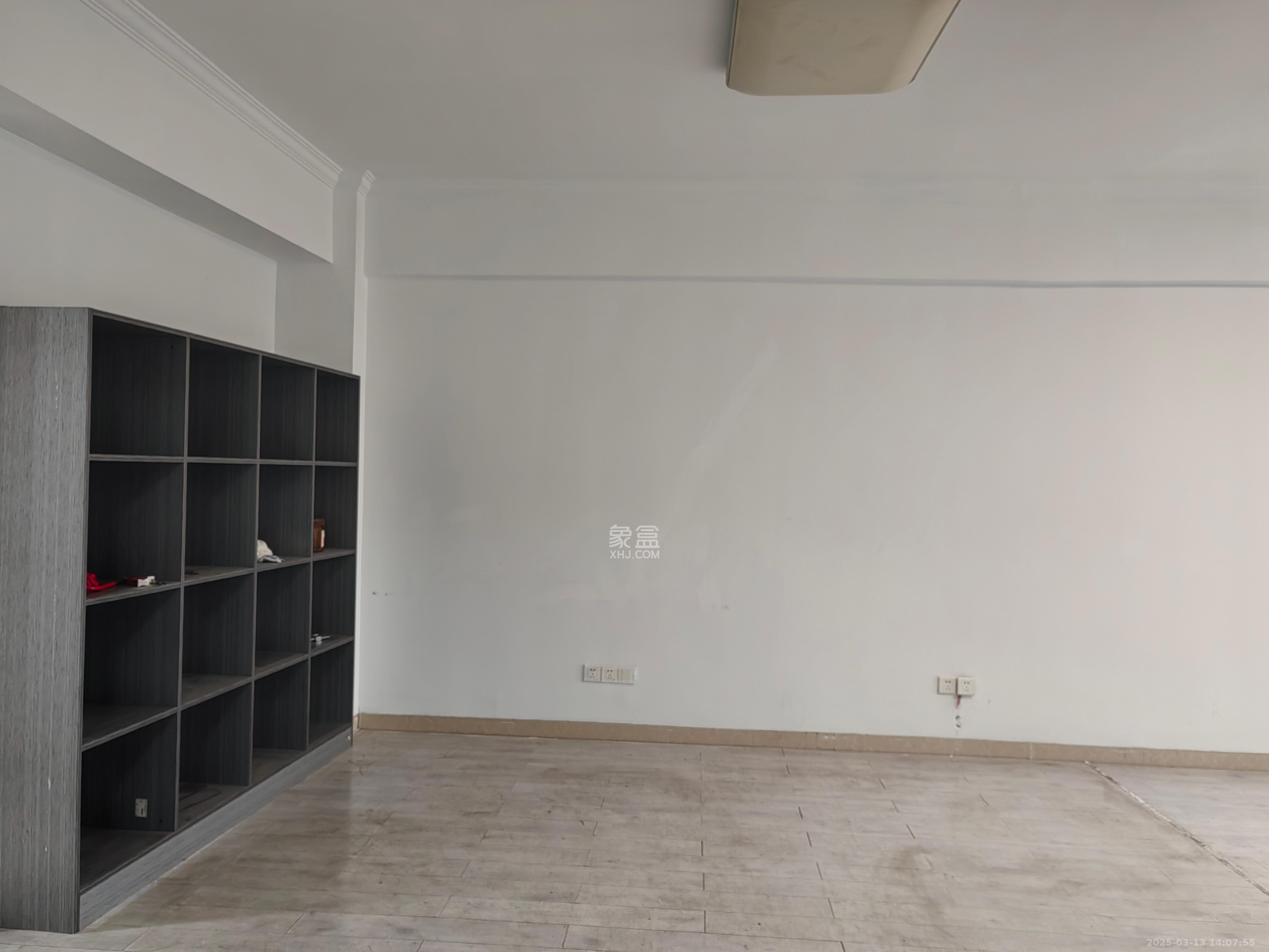 星大峰汇商务楼 1室1厅1卫 2980.0元/月 星大峰汇商务楼 1室1厅1卫 2980.0元/月室内图