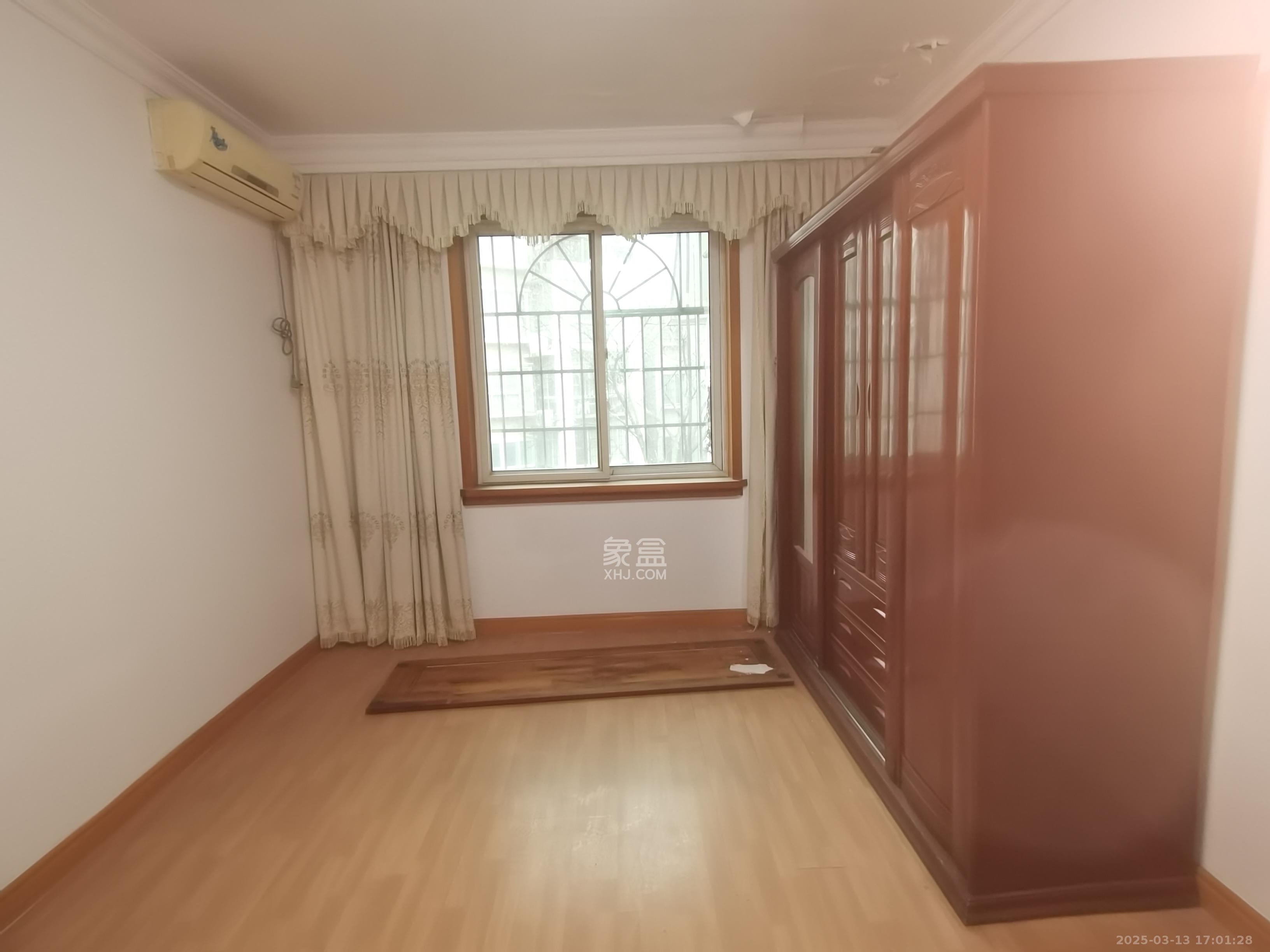 景芳苑  3室2厅1卫   1300.00元/月室内图