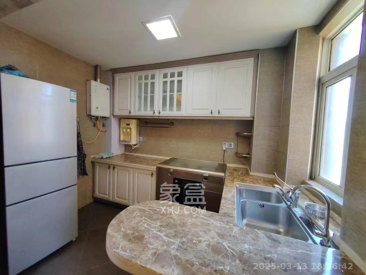 先锋水韵花都 4室2厅1卫 3500.0元/月 先锋水韵花都 4室2厅1卫 3500.0元/月室内图