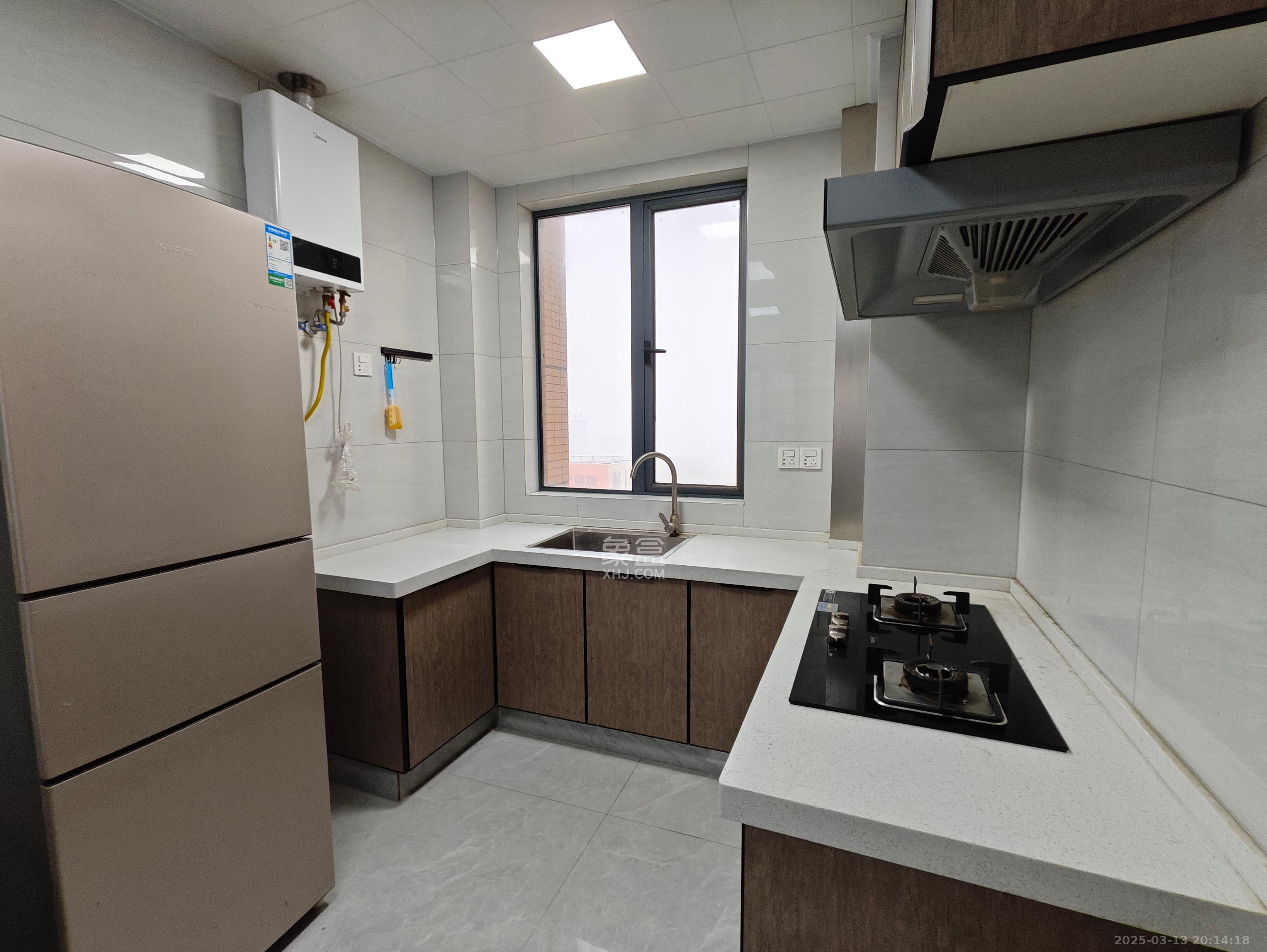 荣盛花语馨苑  3室2厅1卫    2700.0元/月 荣盛花语馨苑  3室2厅1卫    2700.0元/月室内图