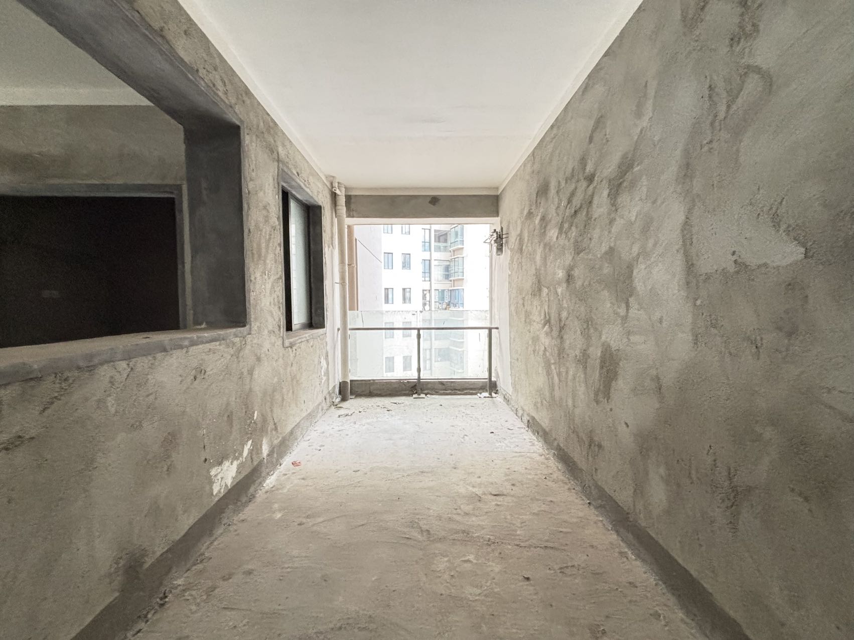 绿地海长流二期 4室2厅2卫 185.0万 绿地海长流二期 4室2厅2卫 185.0万室内图