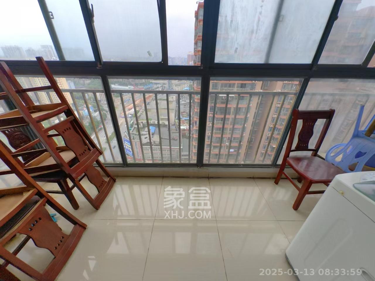 金领家族  2室2厅1卫   2000.00元/月室内图