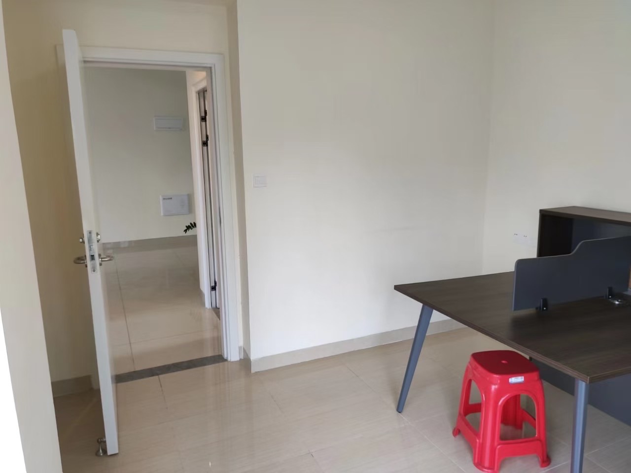 龙昆悦城 2室1厅1卫 2500.0元/月 龙昆悦城 2室1厅1卫 2500.0元/月室内图