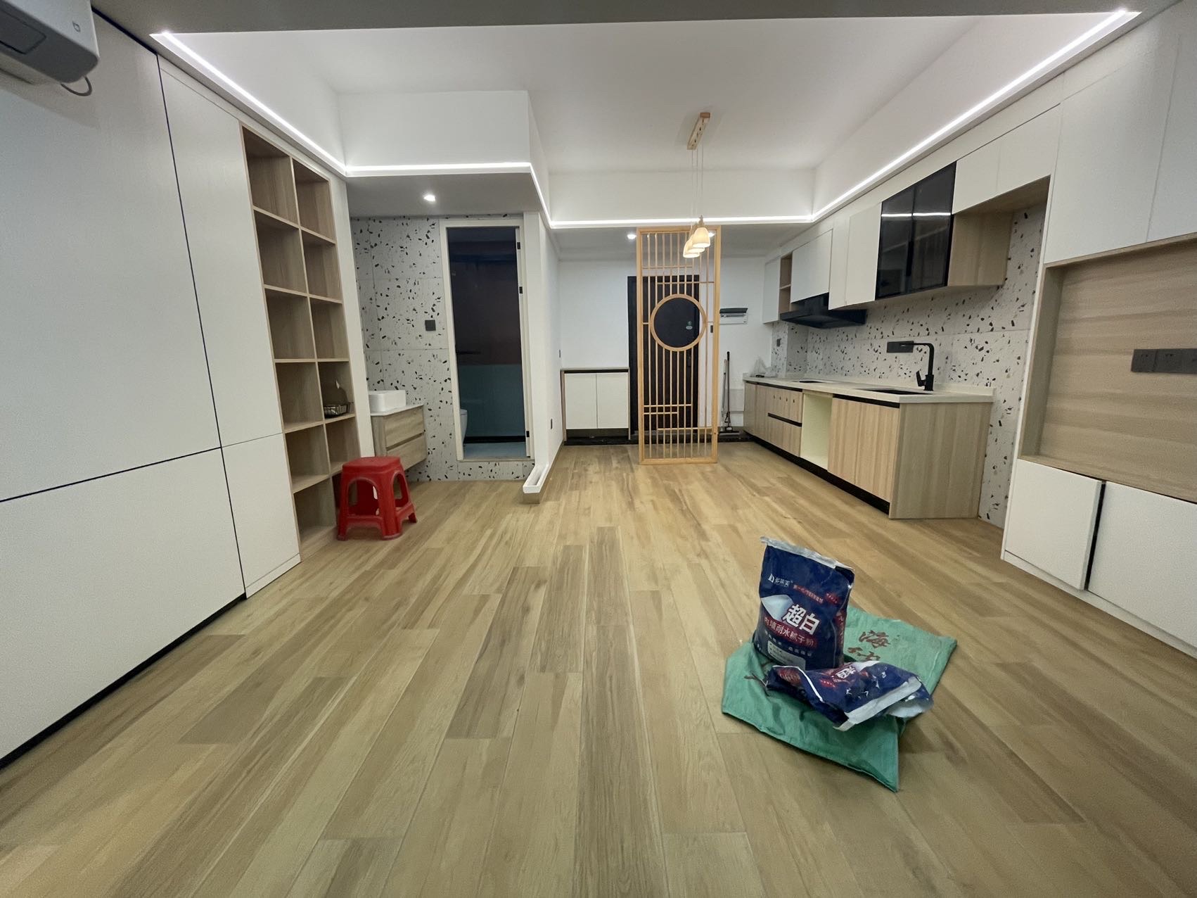 华贸大厦(华贸花苑) 2室2厅1卫 70.0万 华贸大厦(华贸花苑) 2室2厅1卫 70.0万客厅