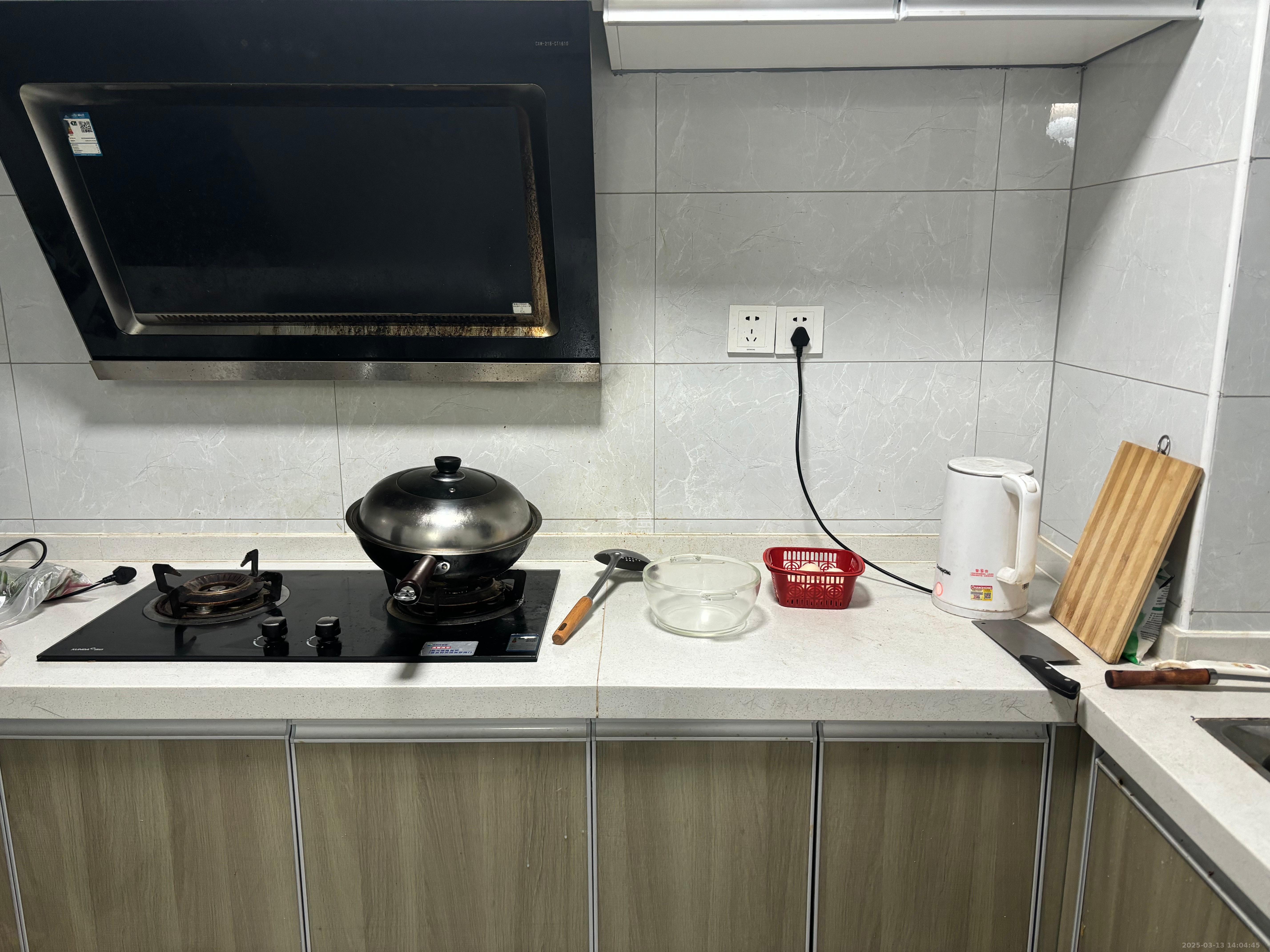 长房云时代  3室2厅2卫   2900.00元/月室内图