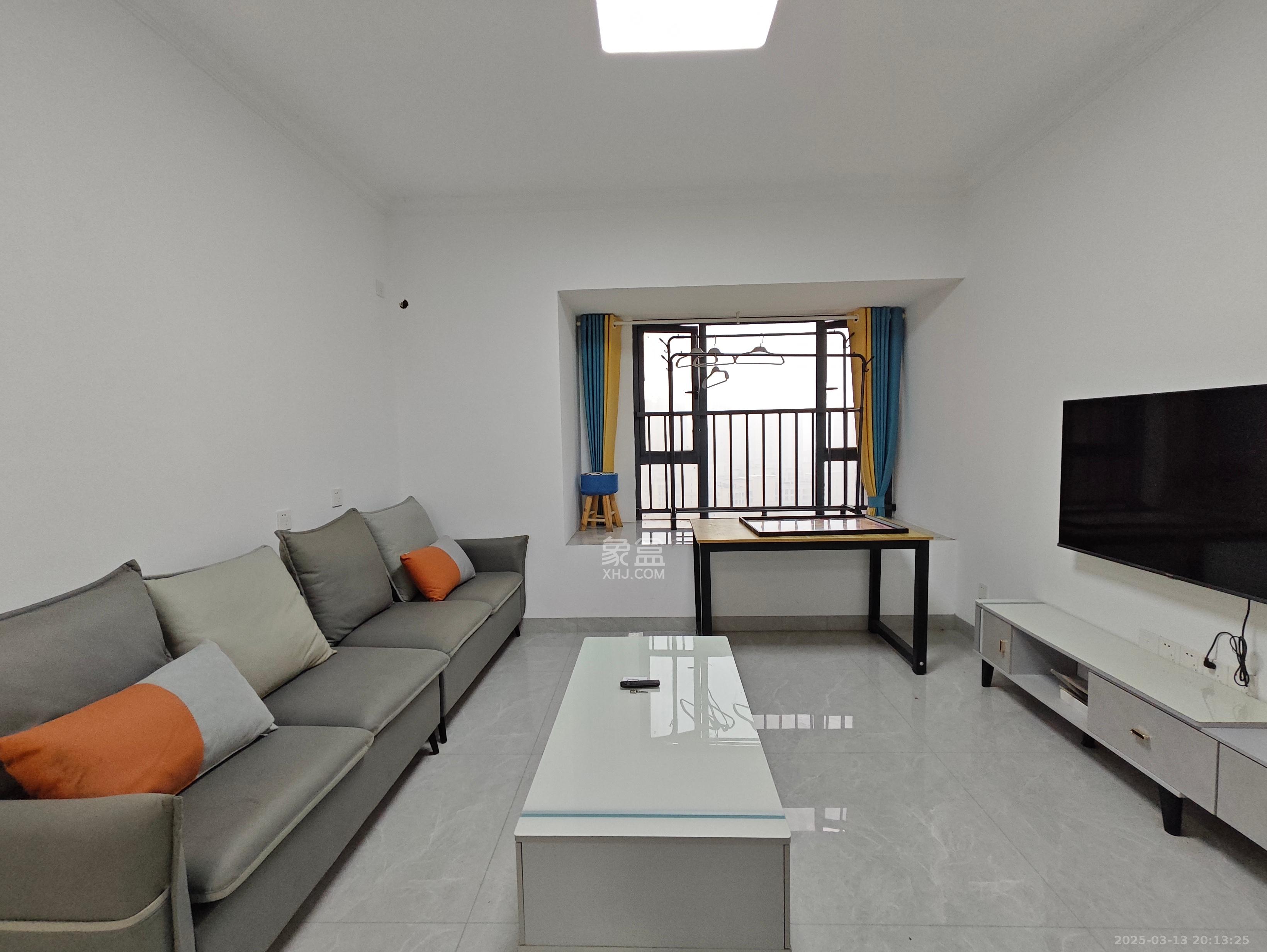 荣盛花语馨苑  3室2厅1卫    2700.0元/月 荣盛花语馨苑  3室2厅1卫    2700.0元/月室内图