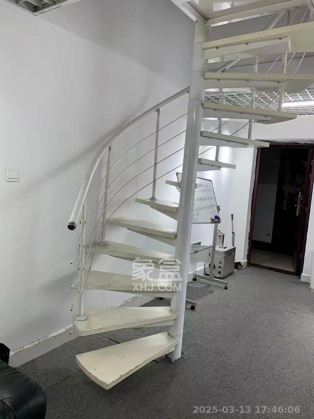 金色loft（鑫秋大厦）  2室2厅1卫   1500.00元/月室内图