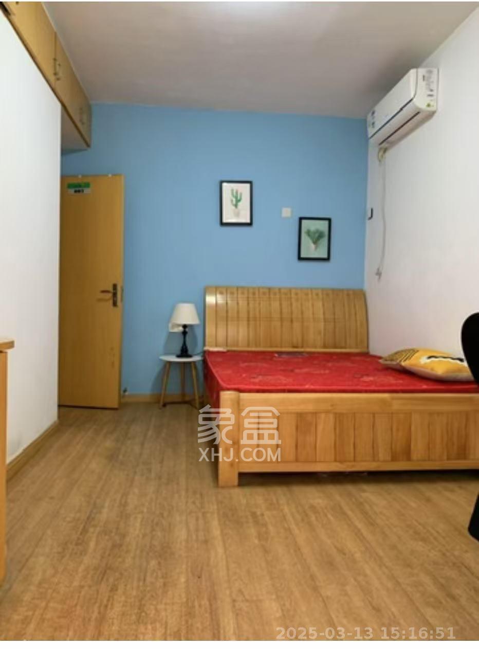 层上观邸 4室1厅1卫 800.0元/月 层上观邸 4室1厅1卫 800.0元/月室内图