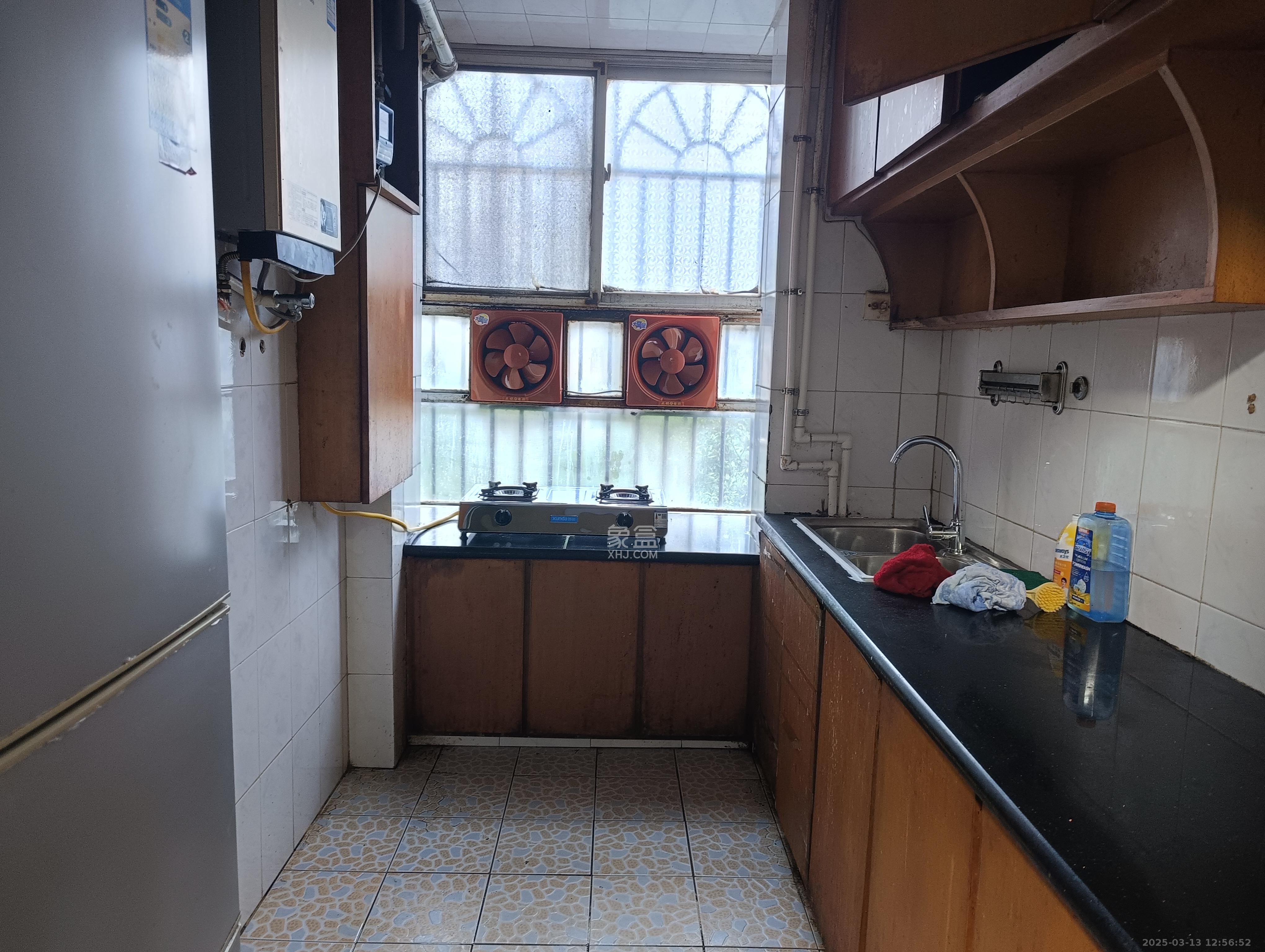 湖南省军区机关医院宿舍 4室2厅1卫 3800.0元/月 湖南省军区机关医院宿舍 4室2厅1卫 3800.0元/月室内图