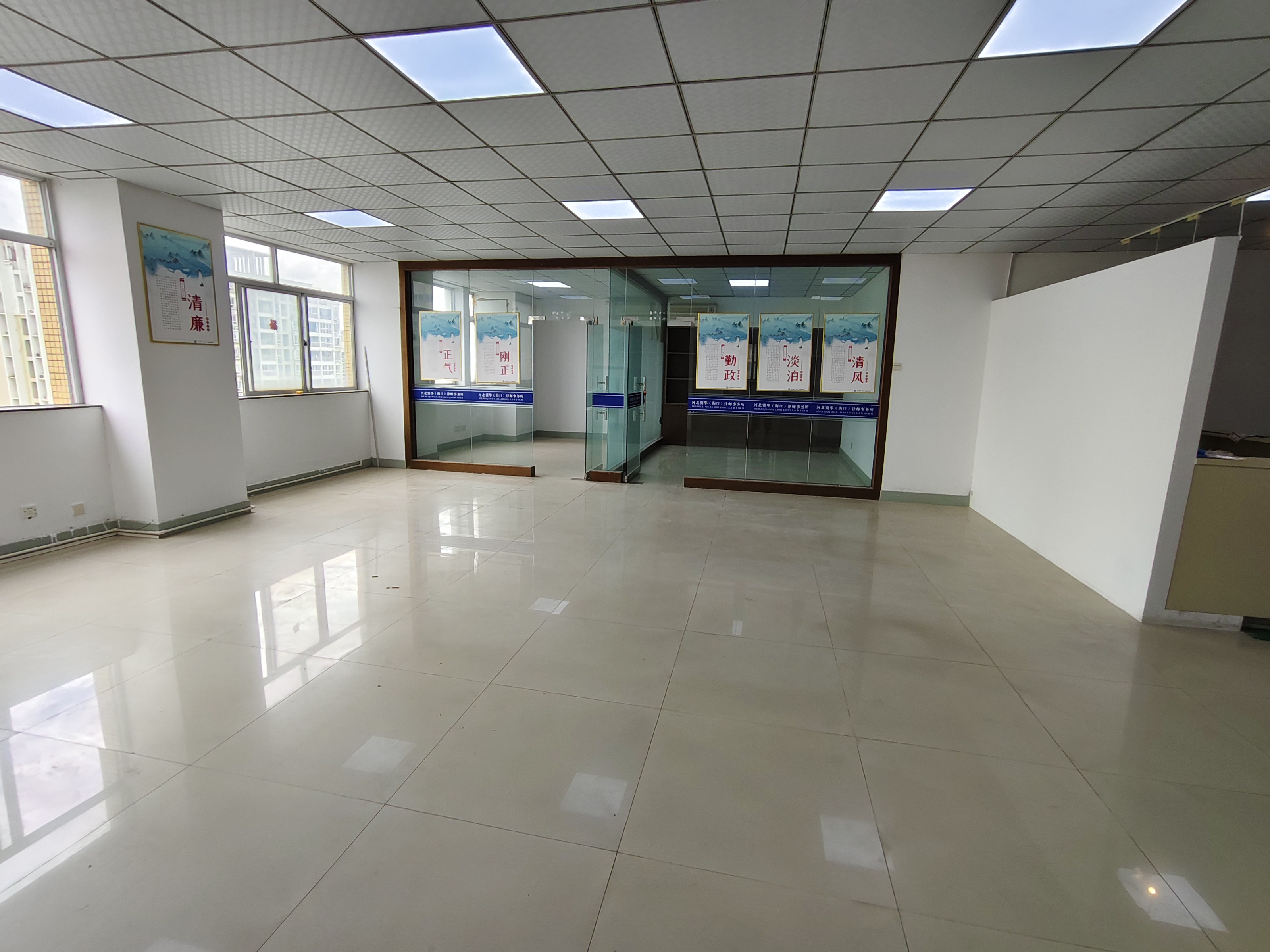 诚田大厦 4室2厅2卫 6000.0元/月 诚田大厦 4室2厅2卫 6000.0元/月室内图