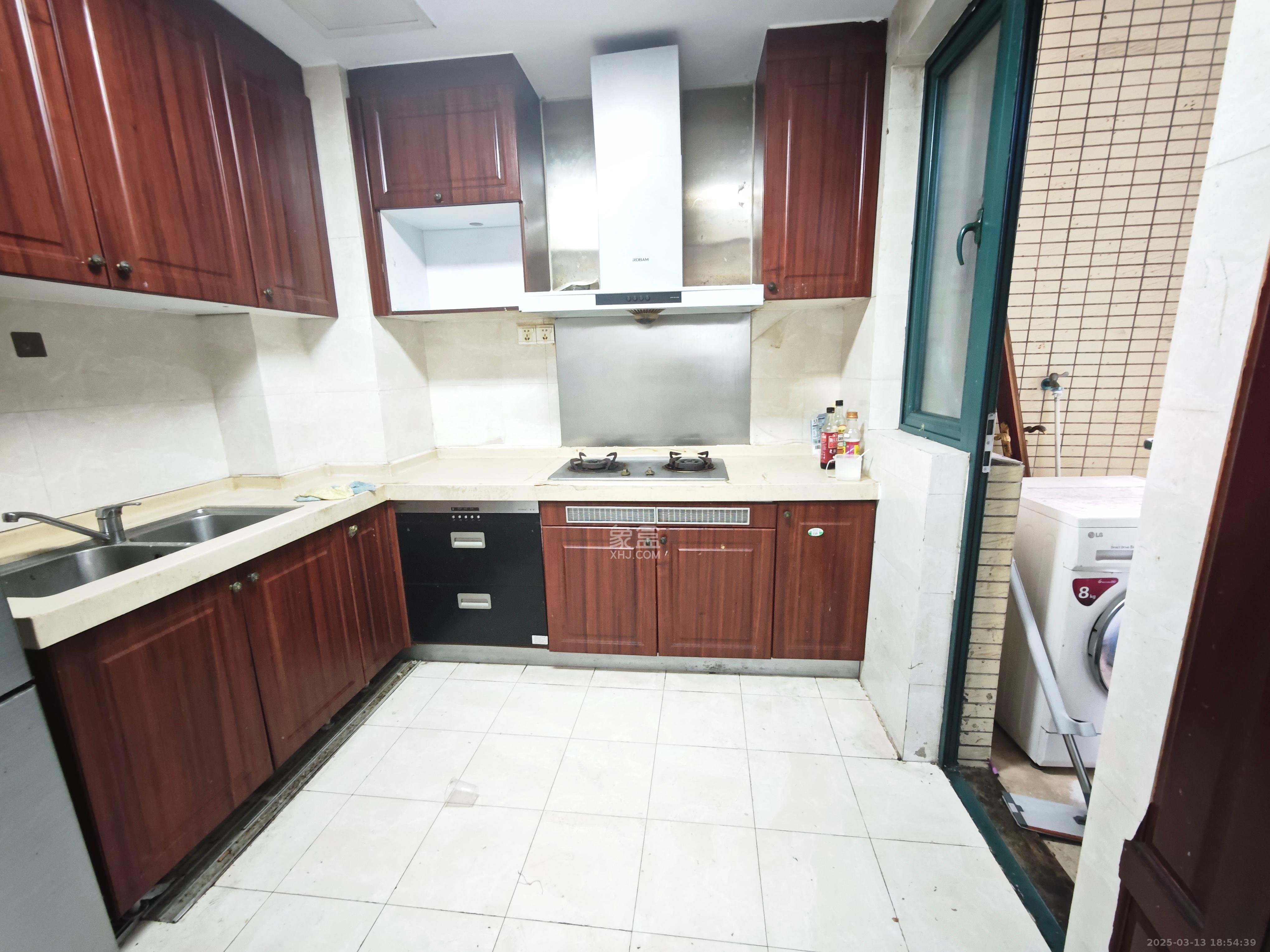 恒大翡翠华庭 3室2厅1卫 1980.0元/月 恒大翡翠华庭 3室2厅1卫 1980.0元/月室内图