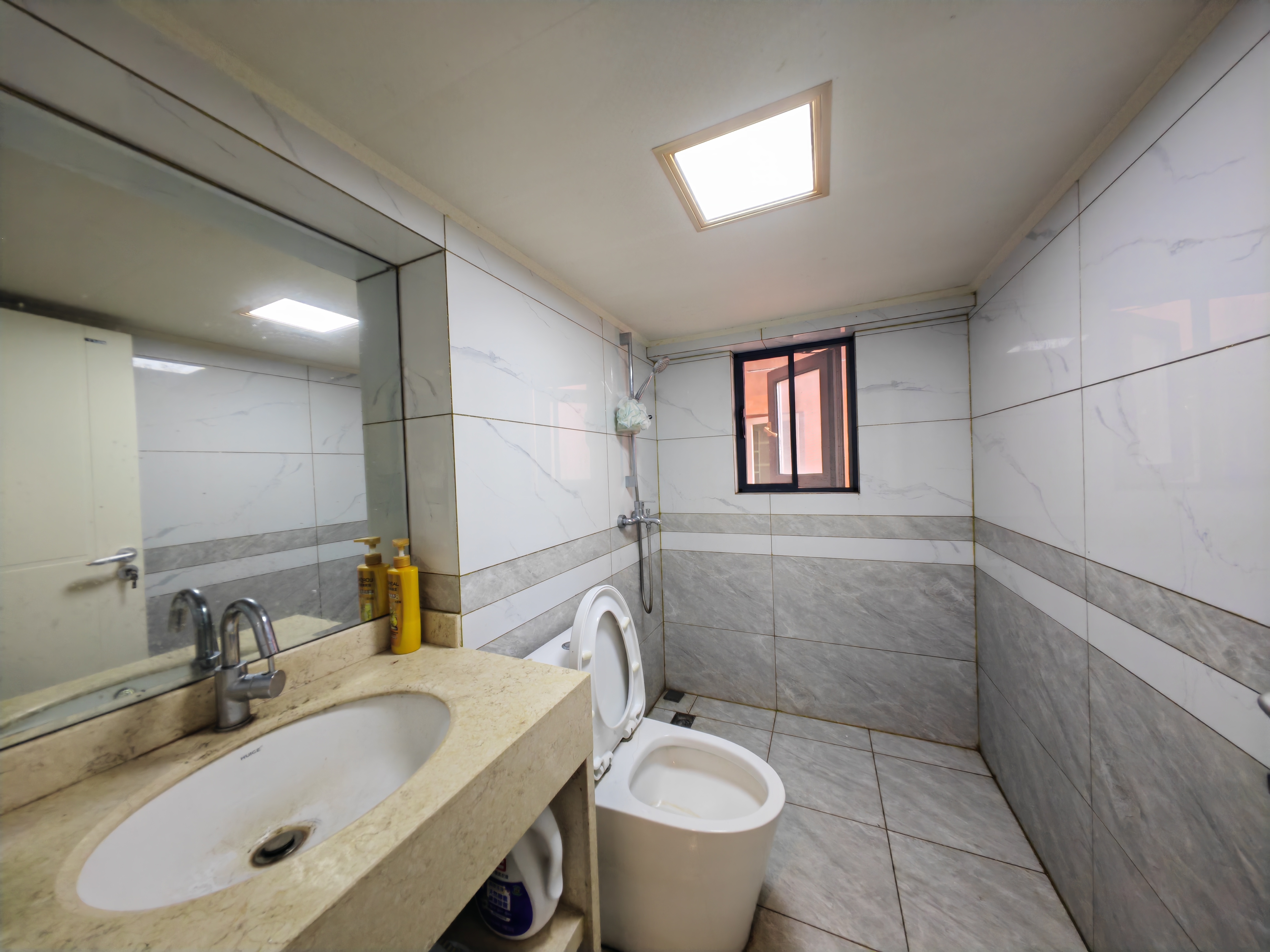 宝阳花园 4室3厅4卫 150.0万 宝阳花园 4室3厅4卫 150.0万室内图